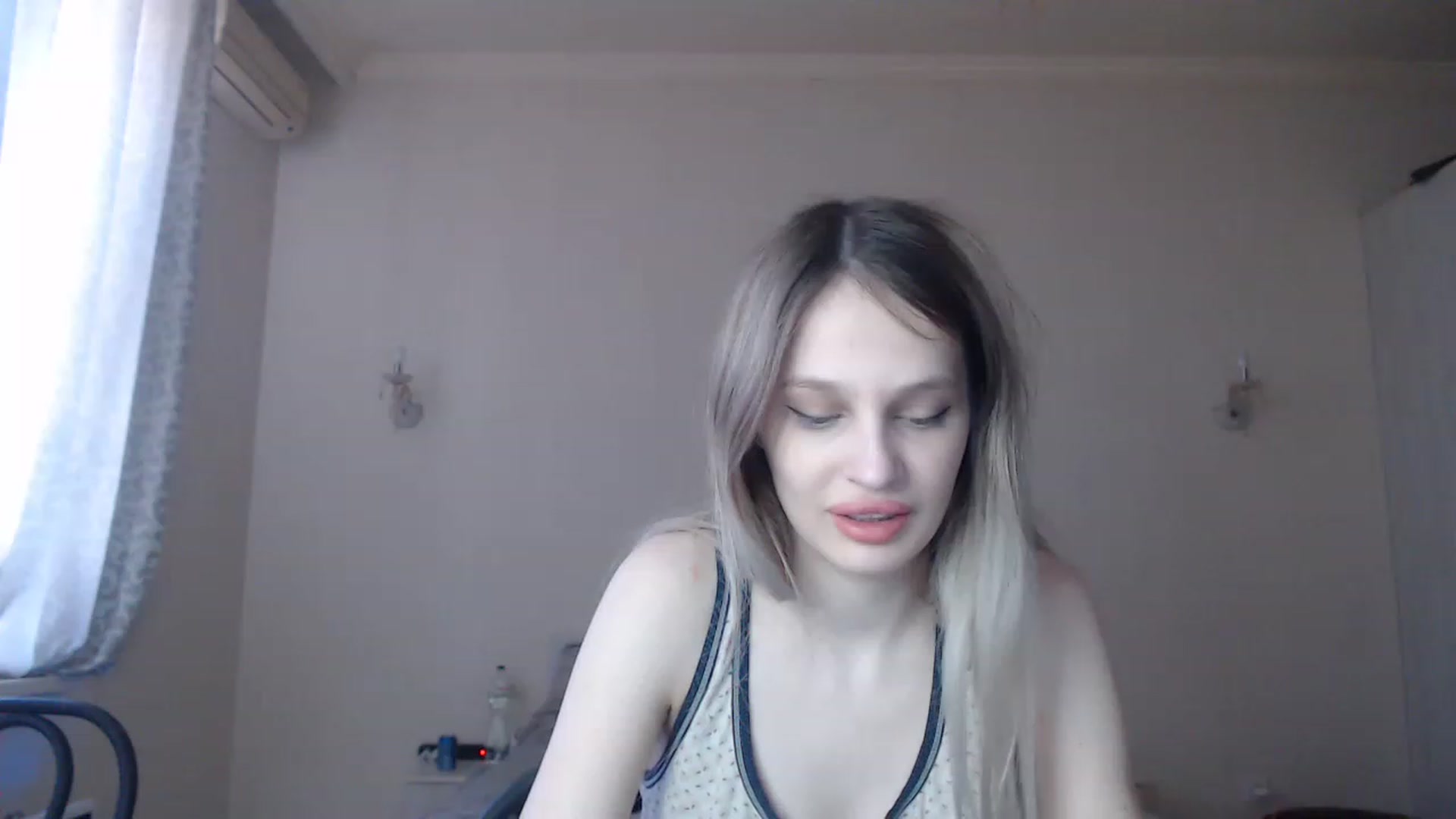 Gallery image thumbnail from Lola_vi's myfreecams stream on, 03/04/2023, 11:39 image 10 of 20