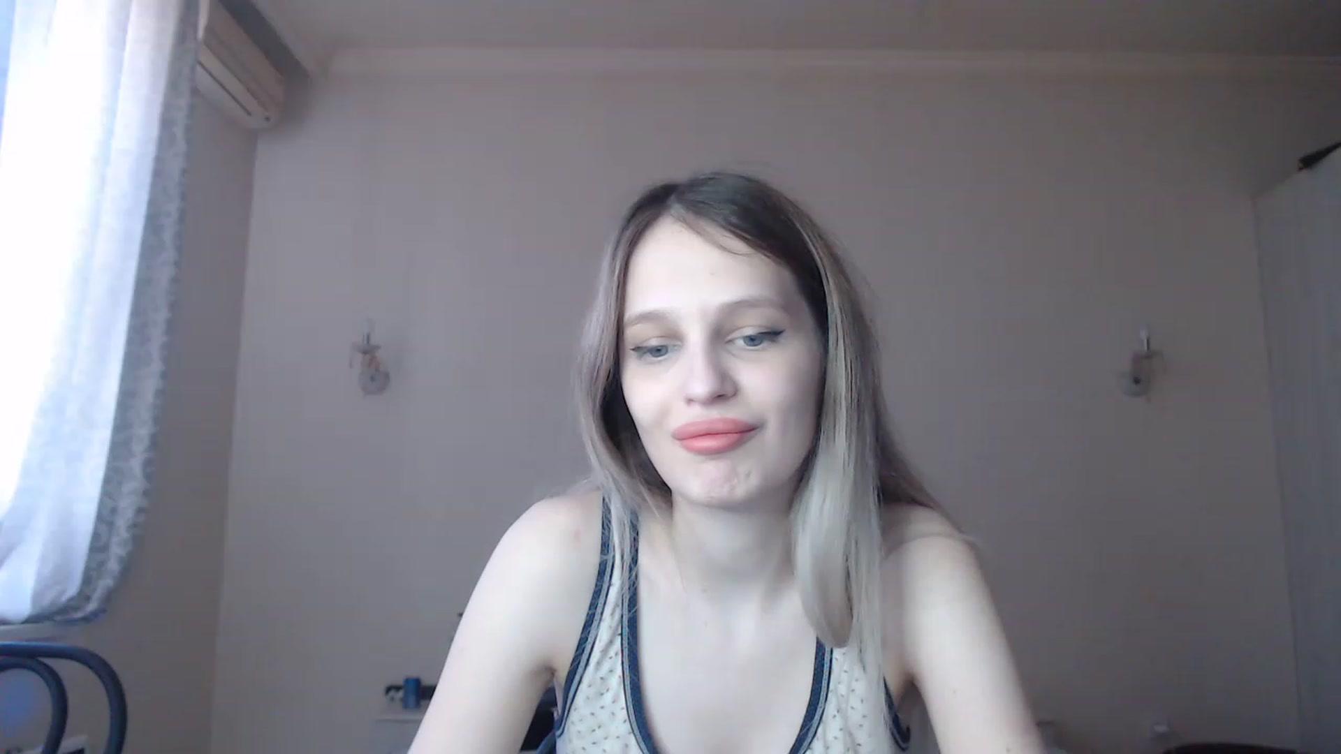 Gallery image thumbnail from Lola_vi's myfreecams stream on, 03/04/2023, 11:39 image 2 of 20