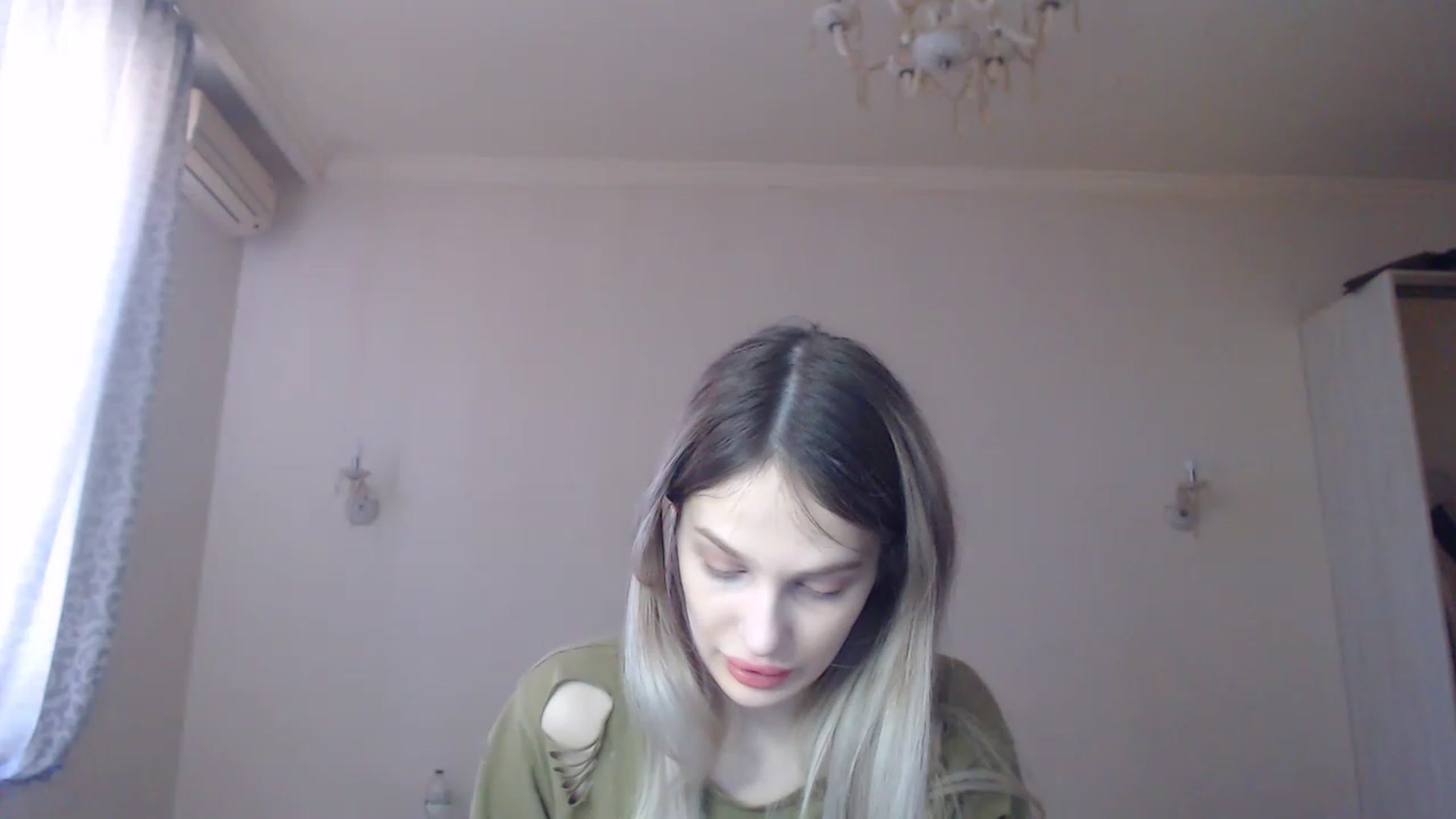 Gallery image thumbnail from Lola_vi's myfreecams stream on, 03/05/2023, 11:35 image 14 of 20