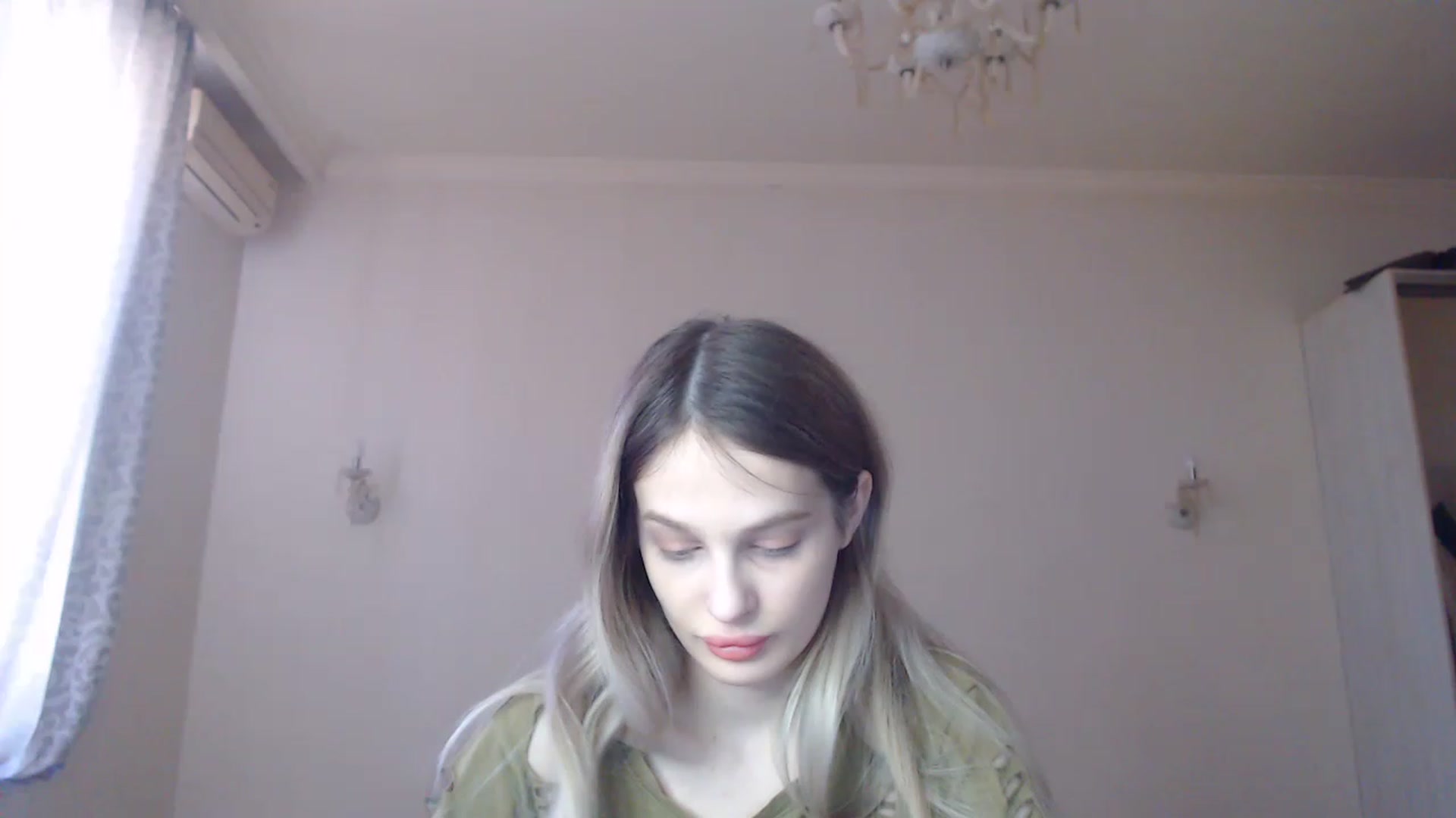 Gallery image thumbnail from Lola_vi's myfreecams stream on, 03/05/2023, 11:35 image 3 of 20