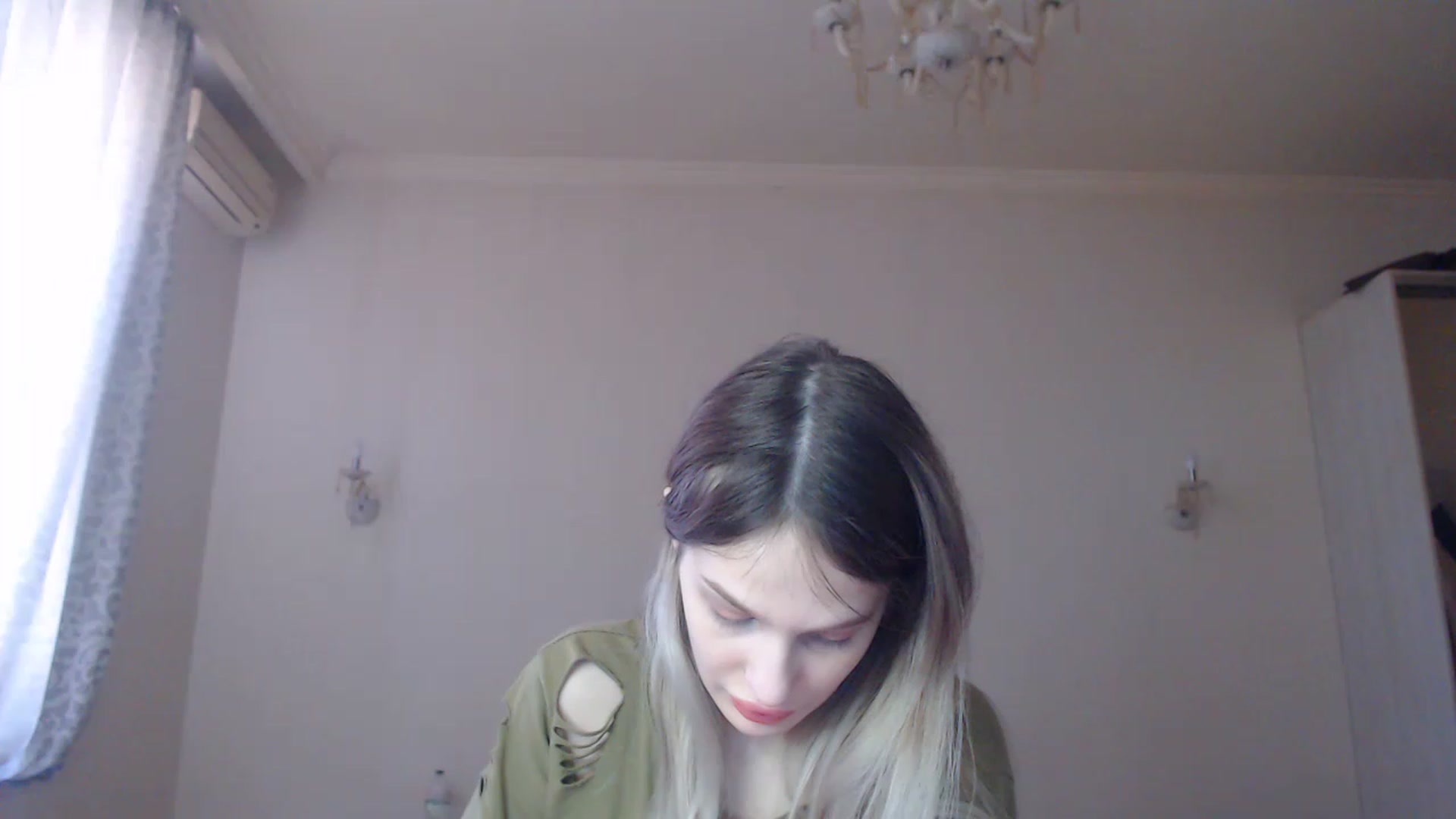Gallery image thumbnail from Lola_vi's myfreecams stream on, 03/05/2023, 11:35 image 16 of 20