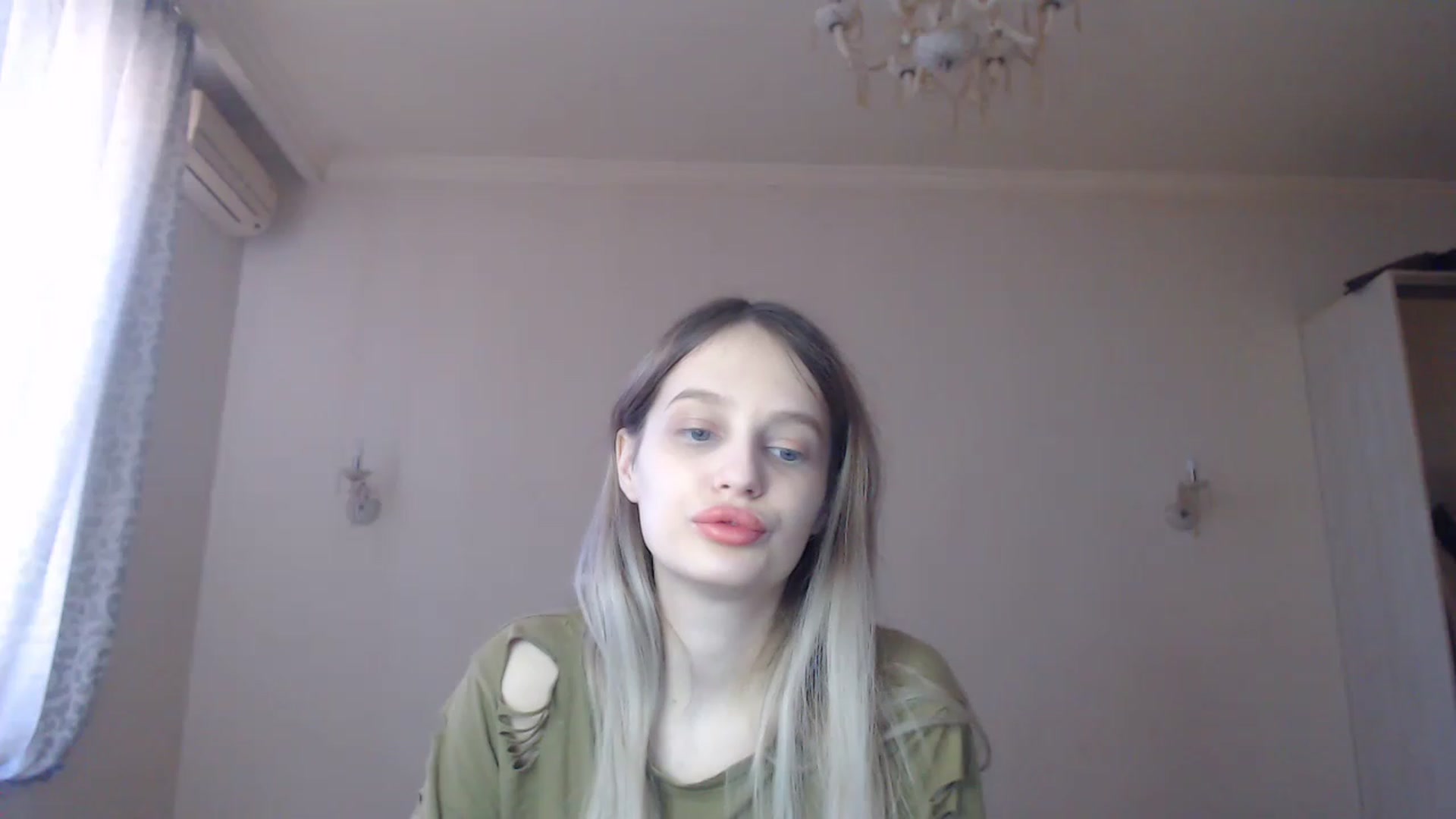 Gallery image thumbnail from Lola_vi's myfreecams stream on, 03/05/2023, 11:35 image 12 of 20
