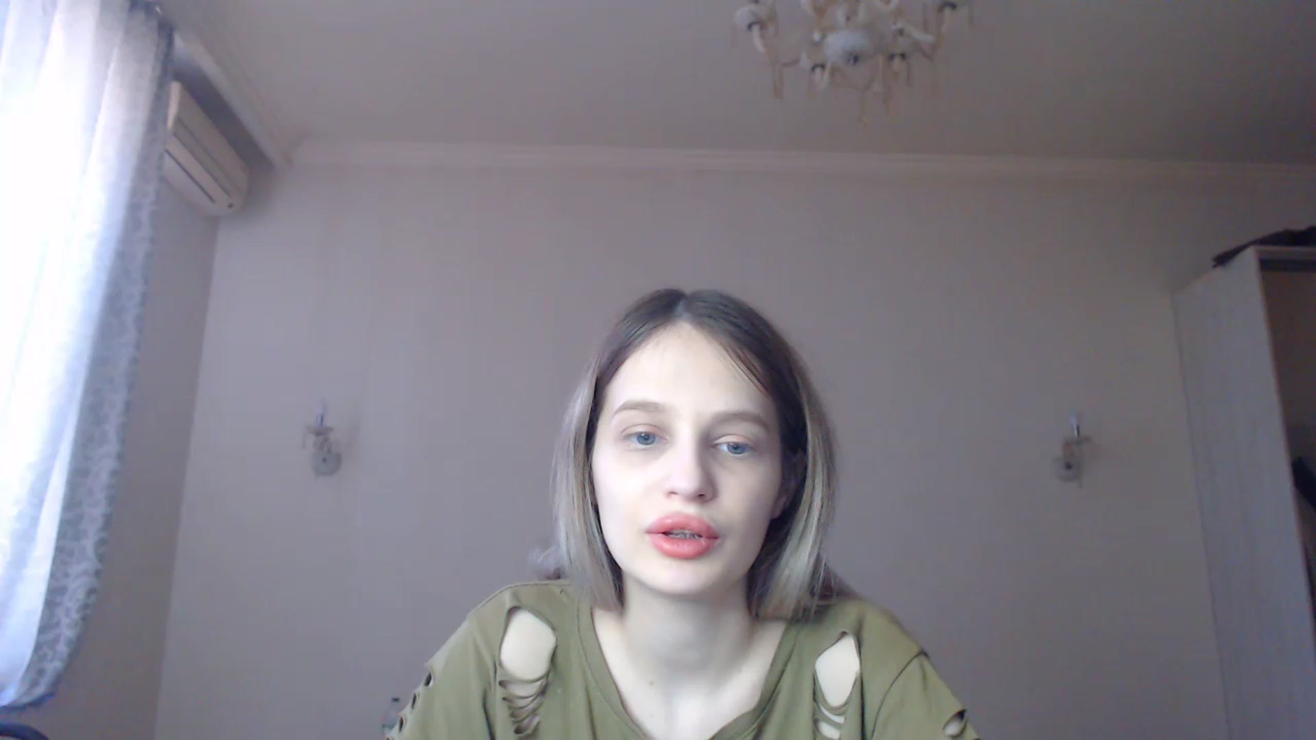 Gallery image thumbnail from Lola_vi's myfreecams stream on, 03/05/2023, 11:59 image 12 of 20