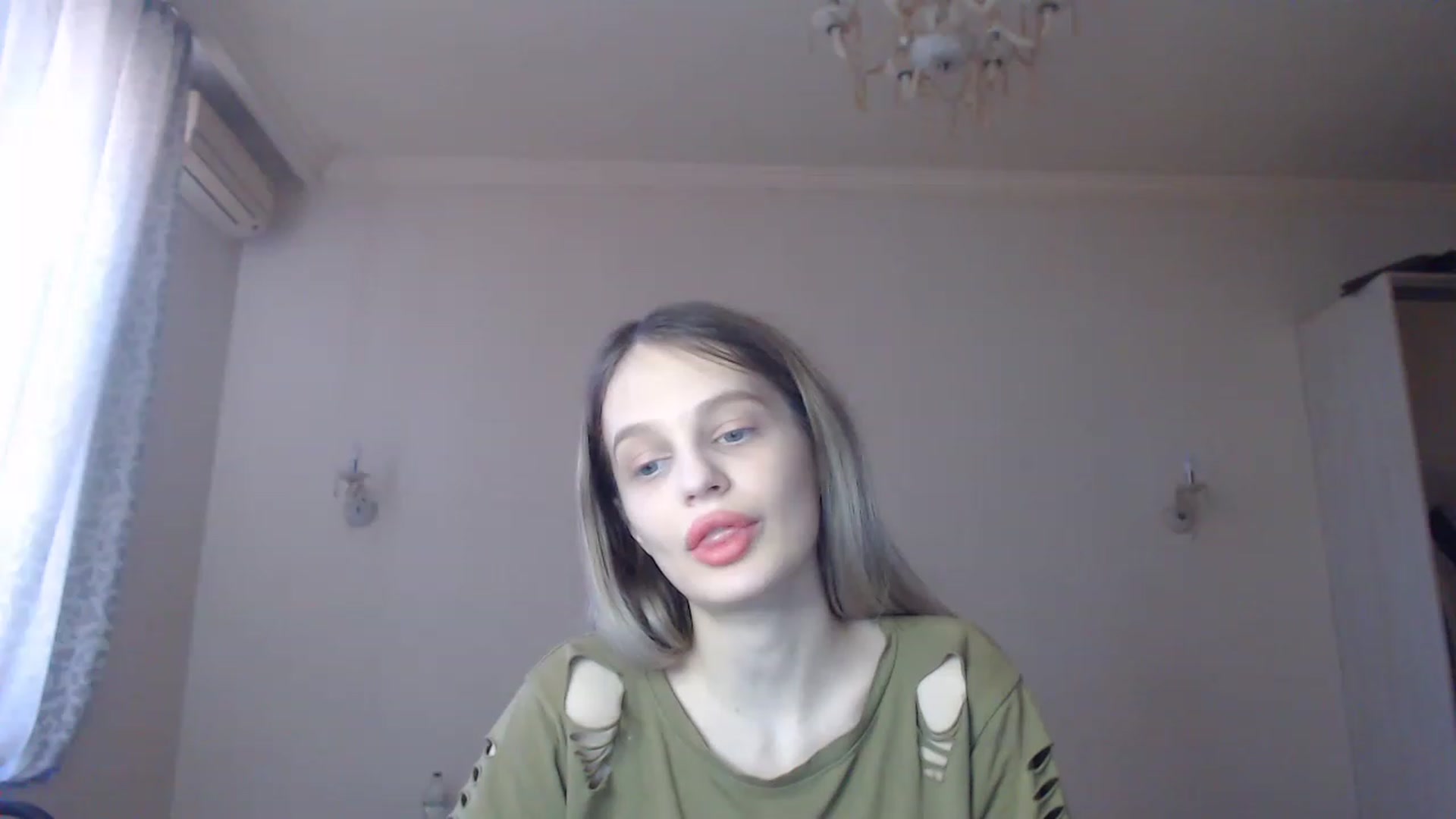 Gallery image thumbnail from Lola_vi's myfreecams stream on, 03/05/2023, 11:59 image 13 of 20
