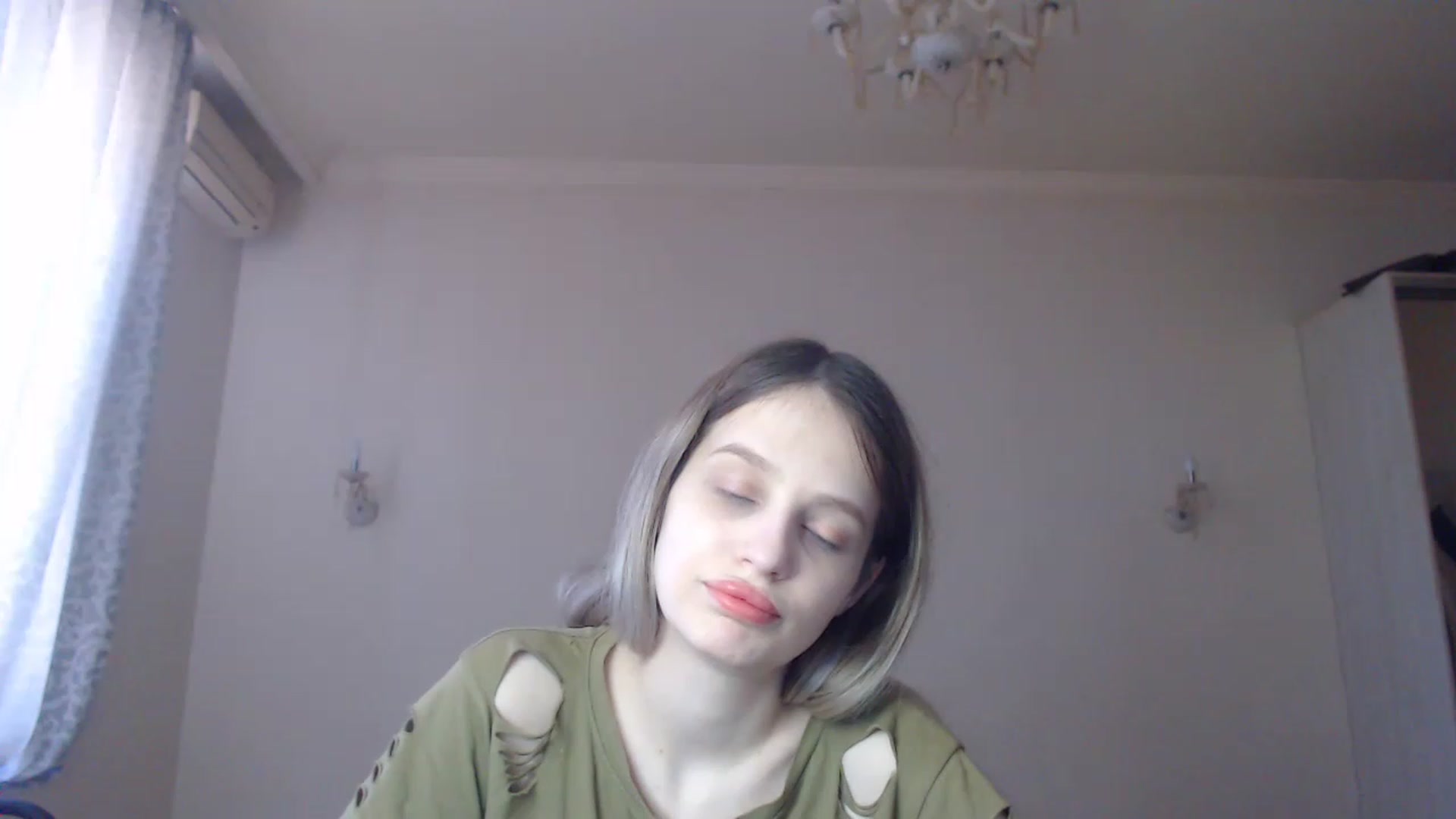 Gallery image thumbnail from Lola_vi's myfreecams stream on, 03/05/2023, 11:59 image 7 of 20