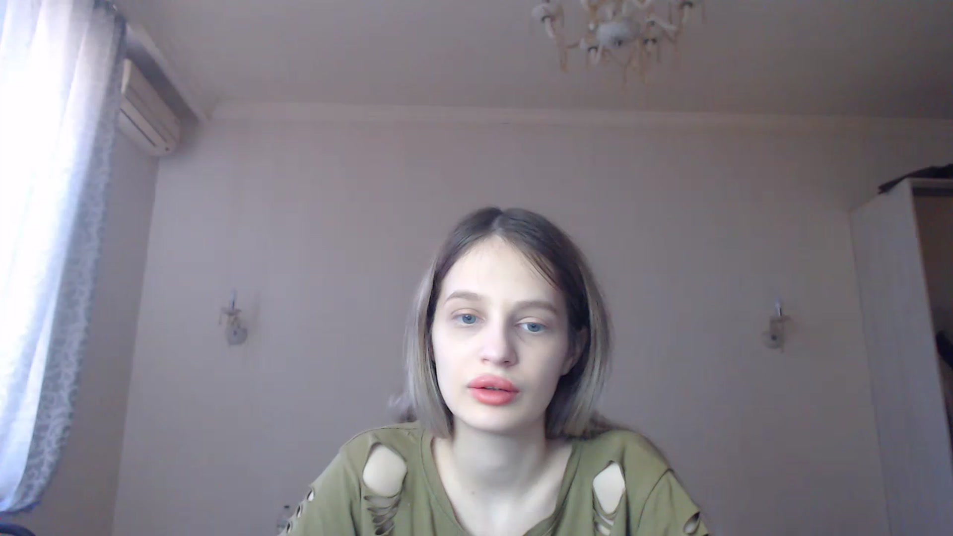 Gallery image thumbnail from Lola_vi's myfreecams stream on, 03/05/2023, 11:59 image 5 of 20