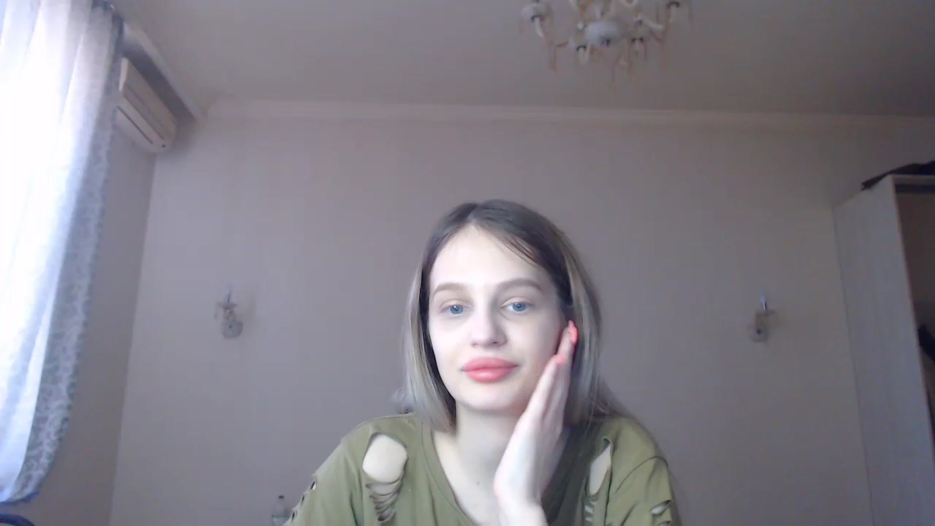 Gallery image thumbnail from Lola_vi's myfreecams stream on, 03/05/2023, 11:59 image 8 of 20