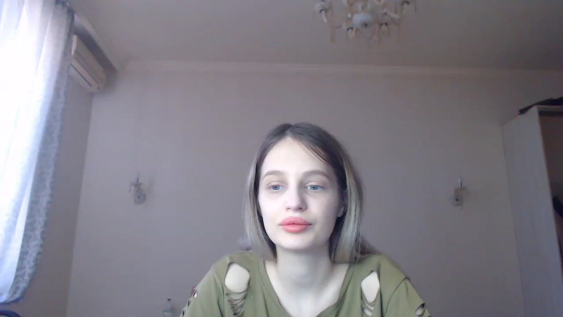 Gallery image thumbnail from Lola_vi's myfreecams stream on, 03/05/2023, 11:59 image 9 of 20