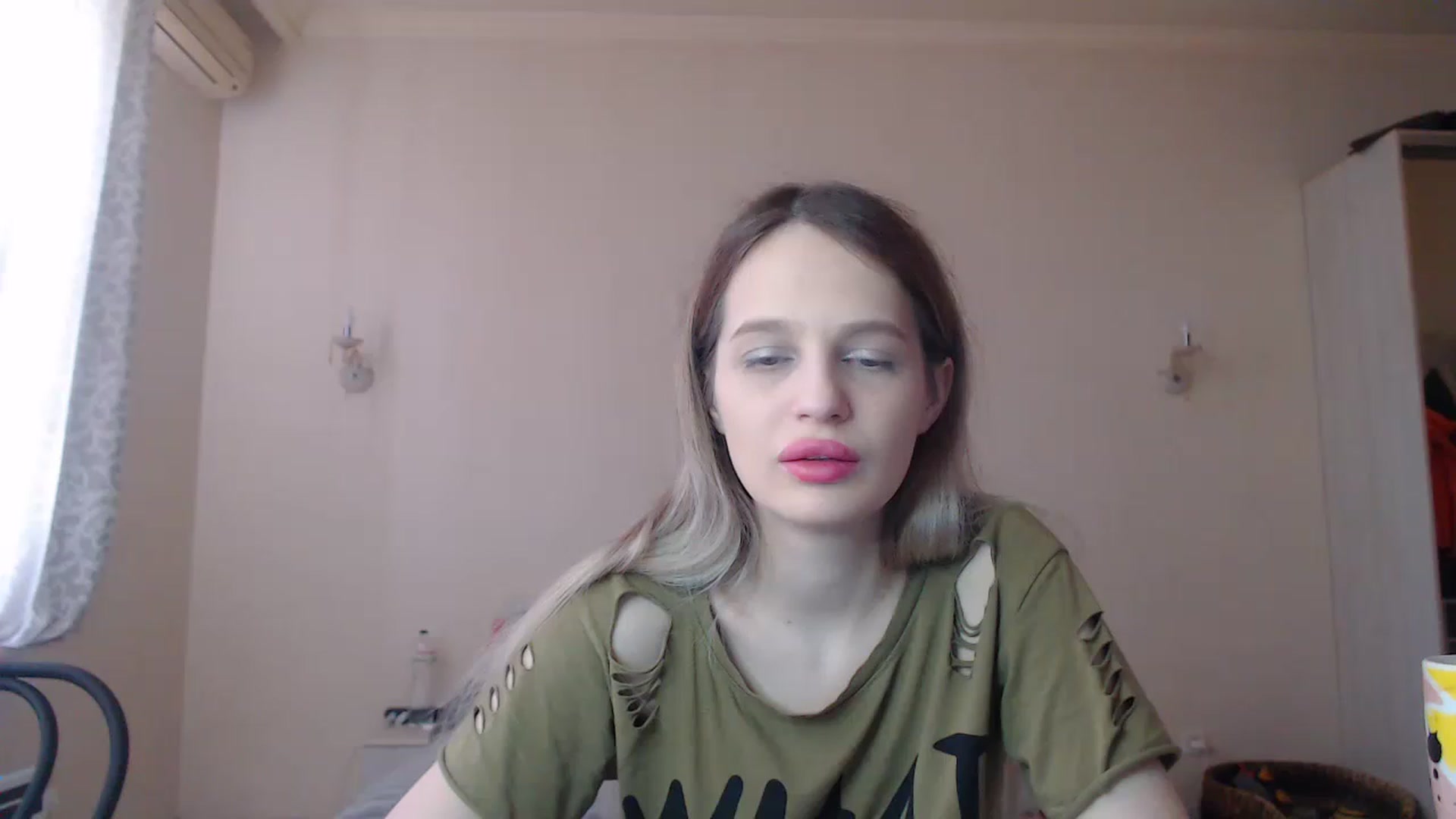 Gallery image thumbnail from Lola_vi's myfreecams stream on, 03/07/2023, 11:52 image 11 of 20