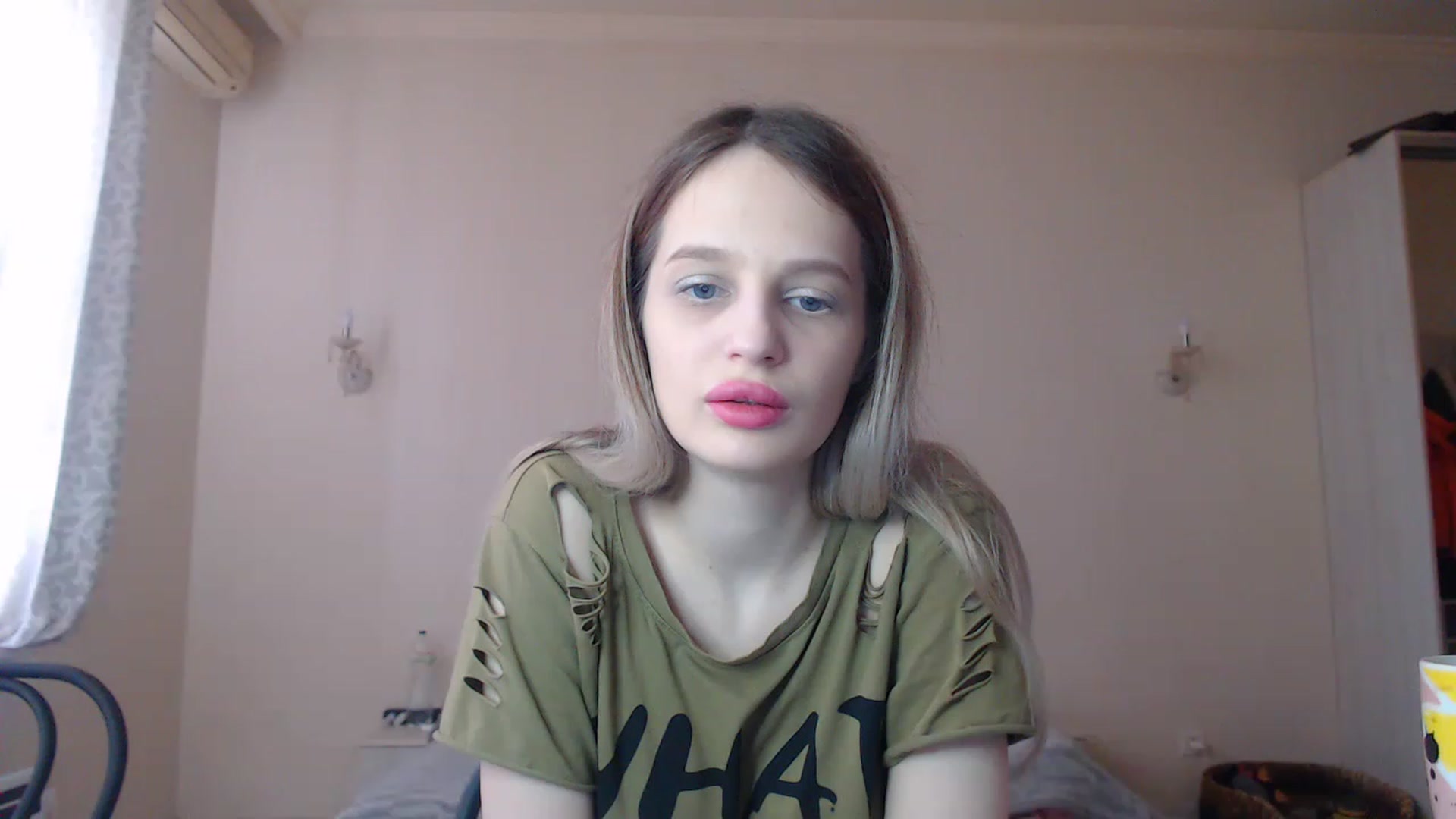 Gallery image thumbnail from Lola_vi's myfreecams stream on, 03/07/2023, 11:52 image 17 of 20