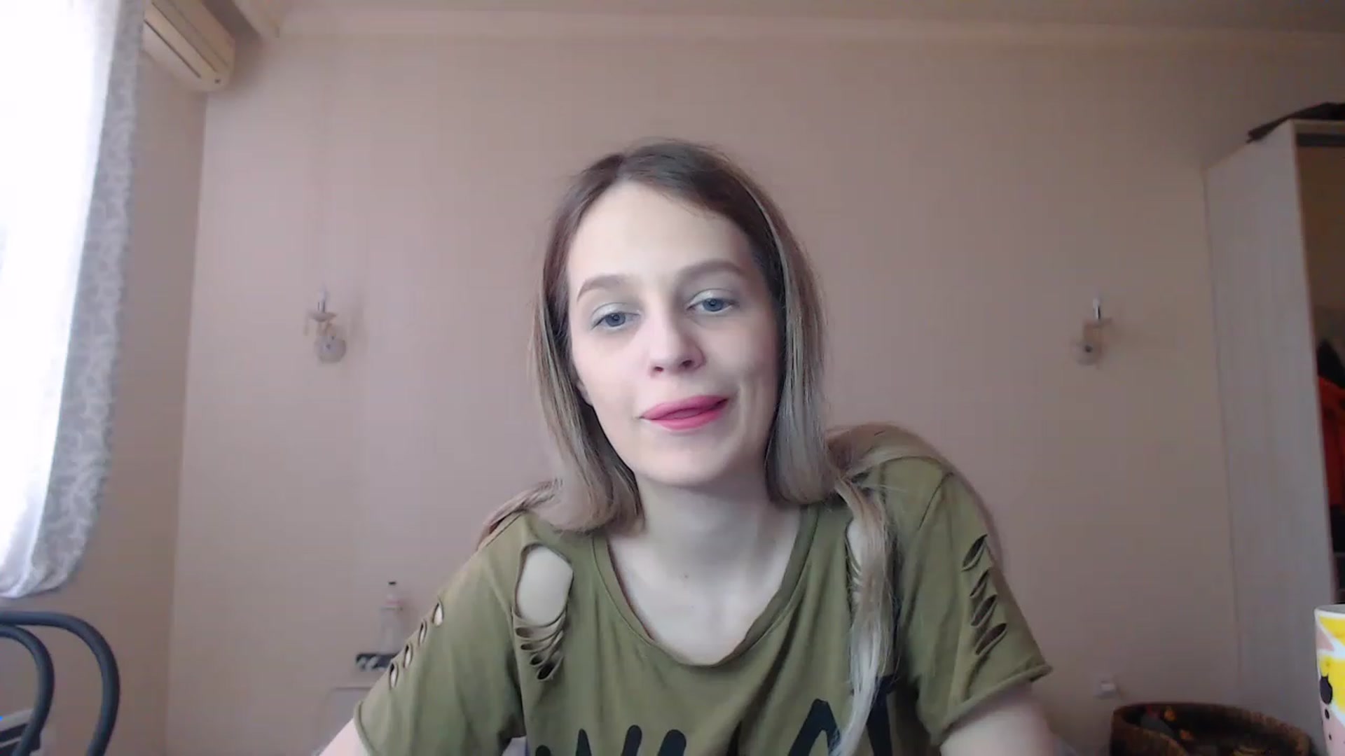 Gallery image thumbnail from Lola_vi's myfreecams stream on, 03/07/2023, 11:52 image 18 of 20