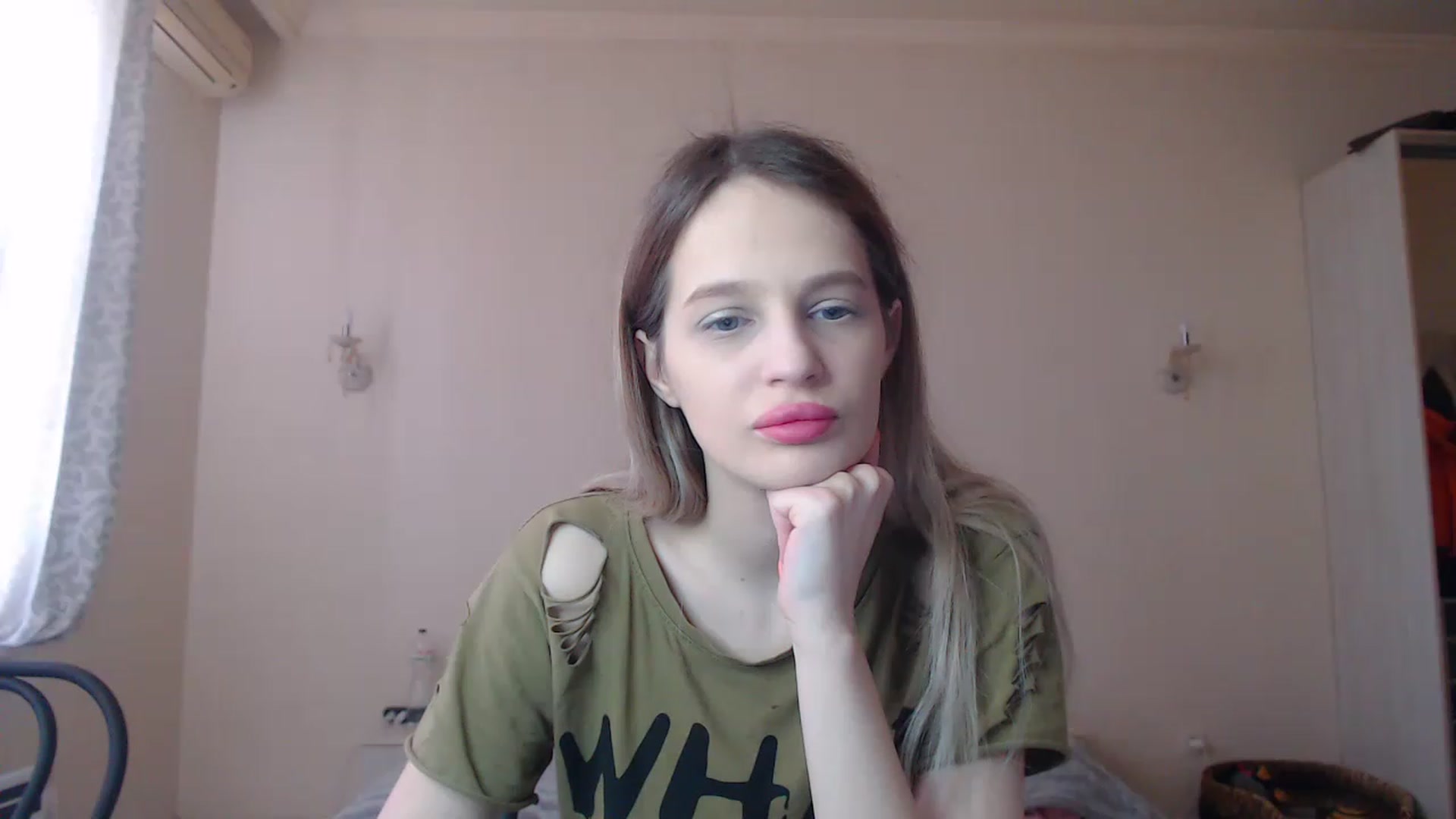 Gallery image thumbnail from Lola_vi's myfreecams stream on, 03/07/2023, 11:52 image 2 of 20