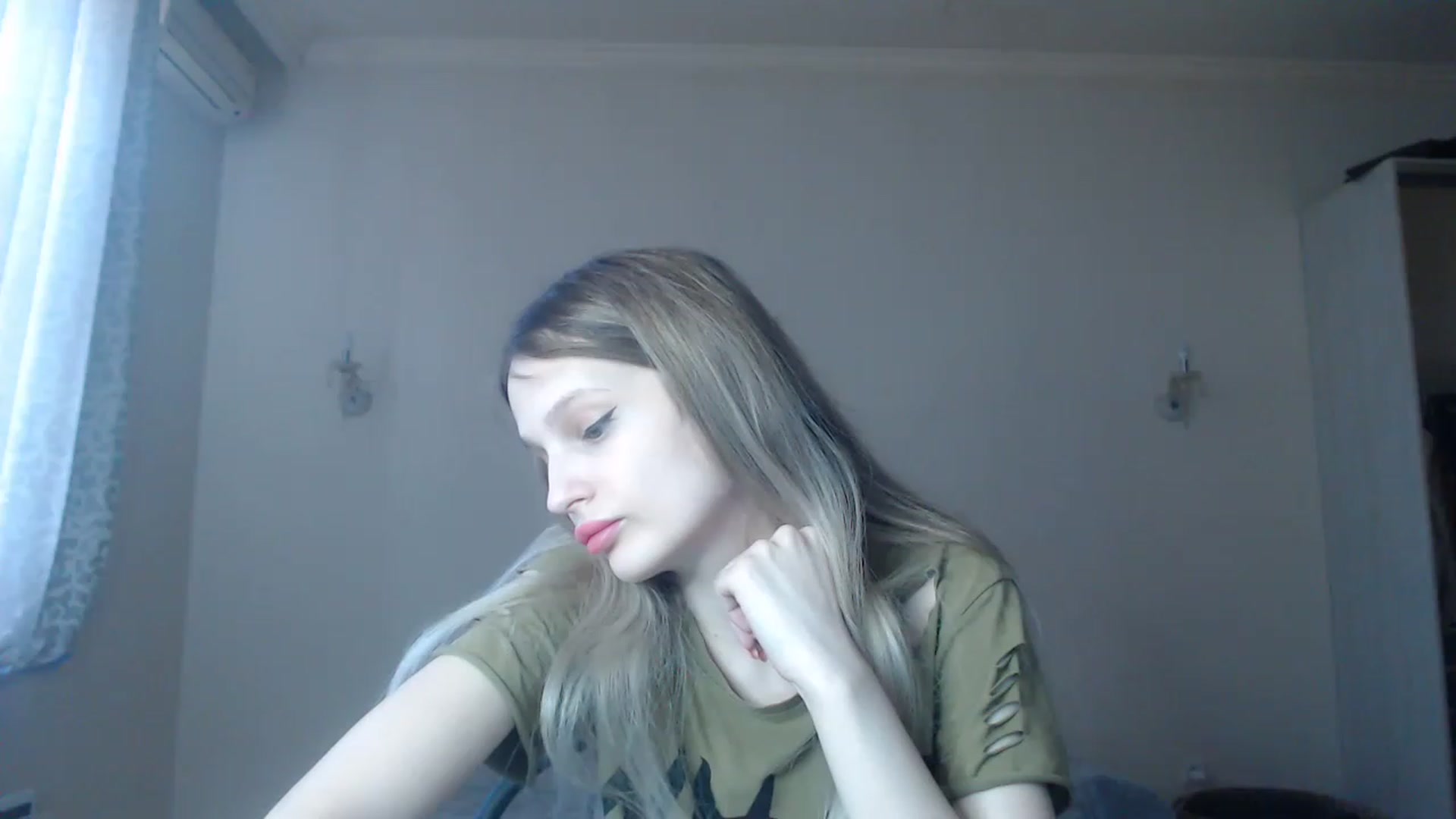 Gallery image thumbnail from Lola_vi's myfreecams stream on, 03/09/2023, 13:10 image 12 of 20