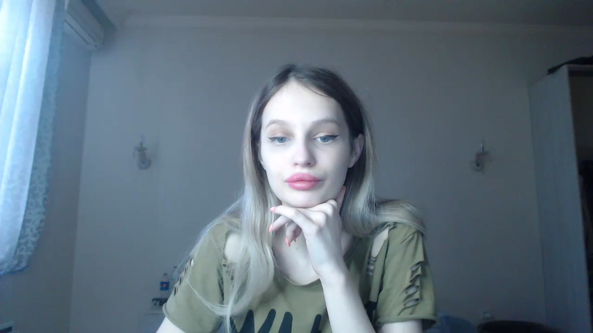 Gallery image thumbnail from Lola_vi's myfreecams stream on, 03/09/2023, 13:10 image 10 of 20