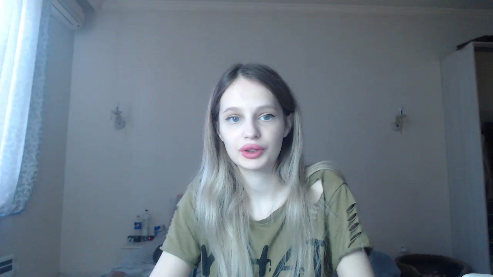 Gallery image thumbnail from Lola_vi's myfreecams stream on, 03/09/2023, 13:10 image 1 of 20