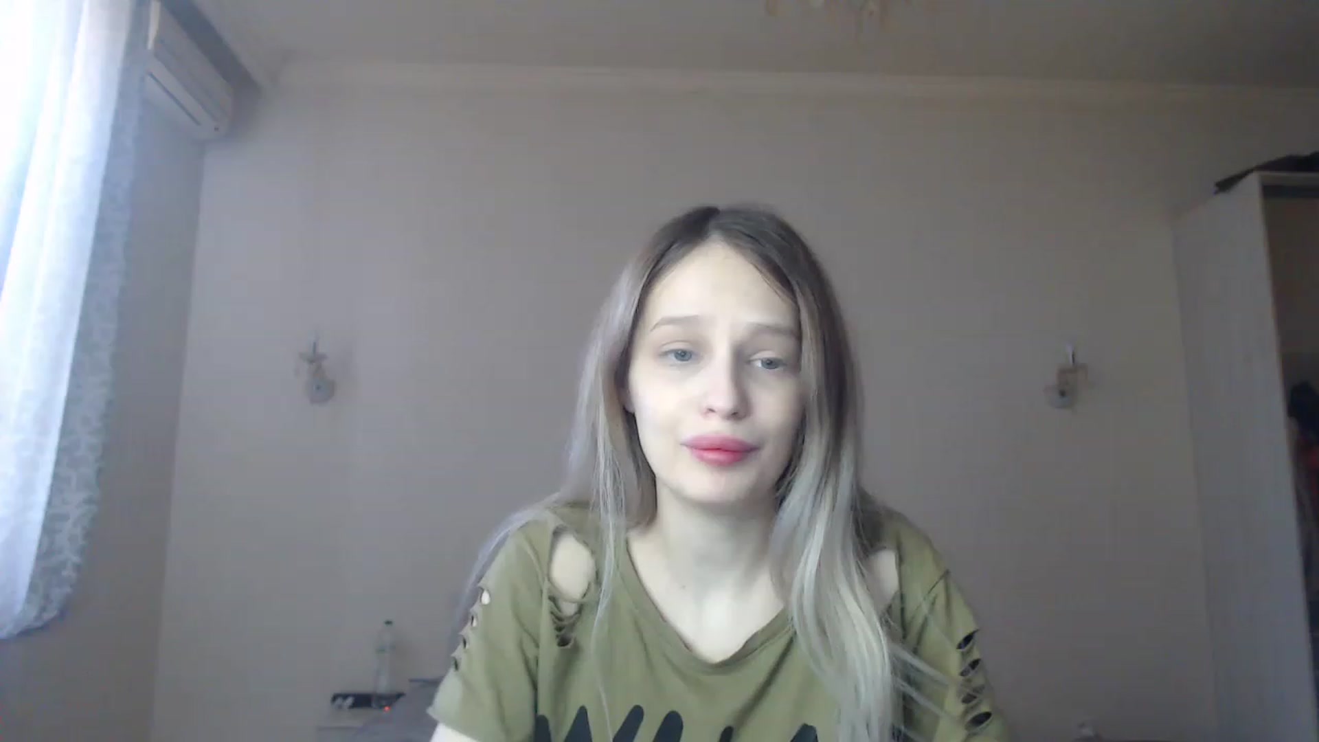 Gallery image thumbnail from Lola_vi's myfreecams stream on, 03/10/2023, 12:47 image 4 of 20