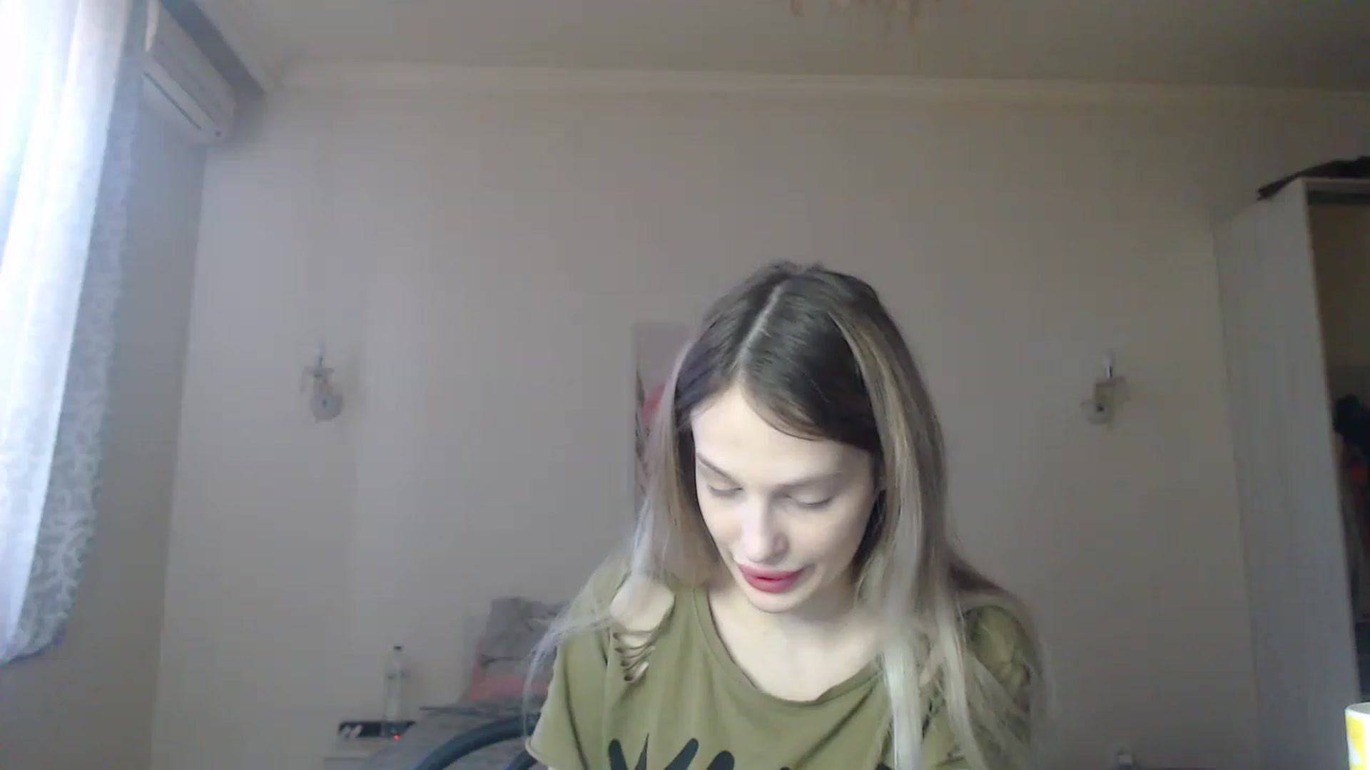 Gallery image thumbnail from Lola_vi's myfreecams stream on, 03/10/2023, 12:47 image 18 of 20