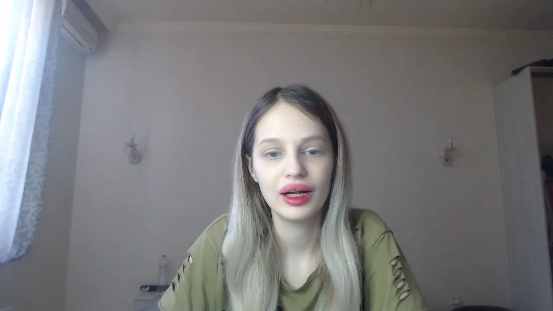 Gallery image thumbnail from Lola_vi's myfreecams stream on, 03/10/2023, 12:47 image 3 of 20
