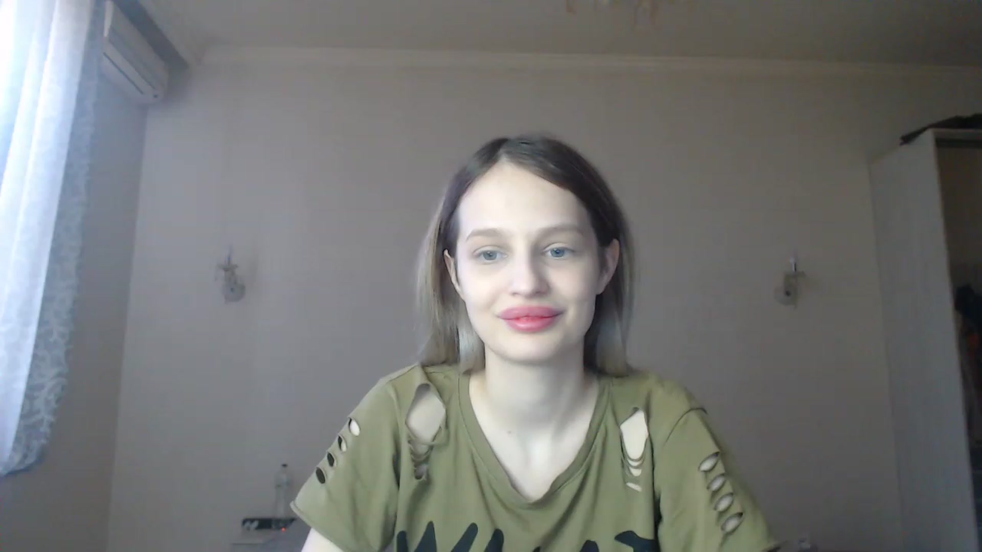 Gallery image thumbnail from Lola_vi's myfreecams stream on, 03/10/2023, 12:47 image 11 of 20