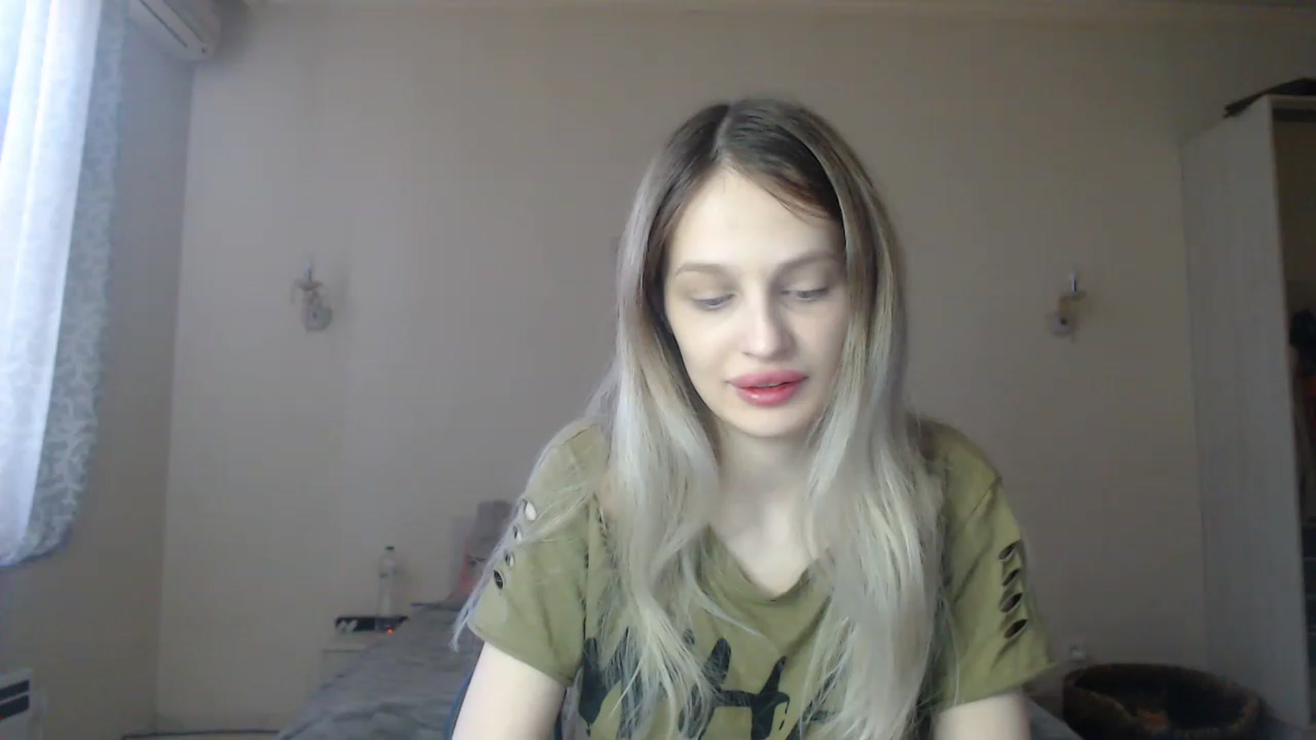 Gallery image thumbnail from Lola_vi's myfreecams stream on, 03/10/2023, 12:47 image 10 of 20