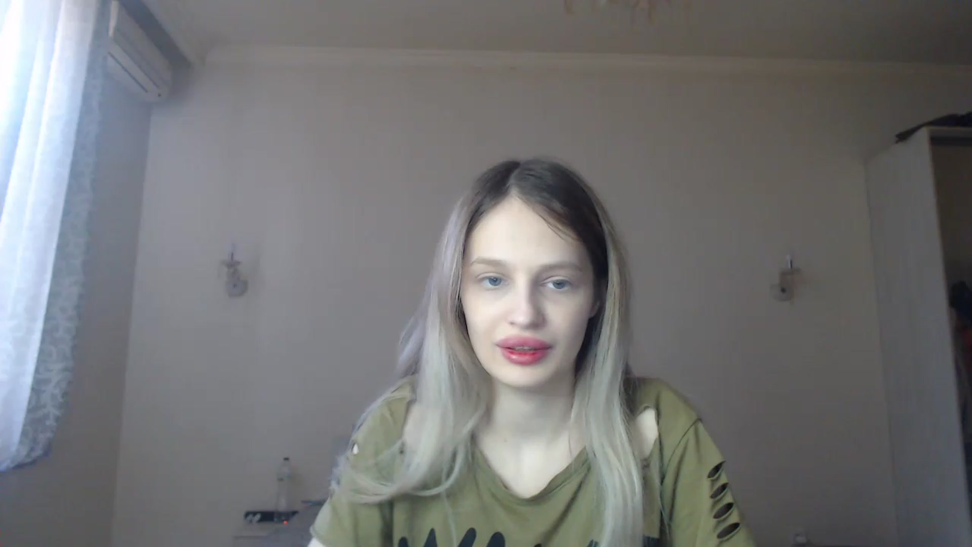 Gallery image thumbnail from Lola_vi's myfreecams stream on, 03/10/2023, 12:47 image 8 of 20