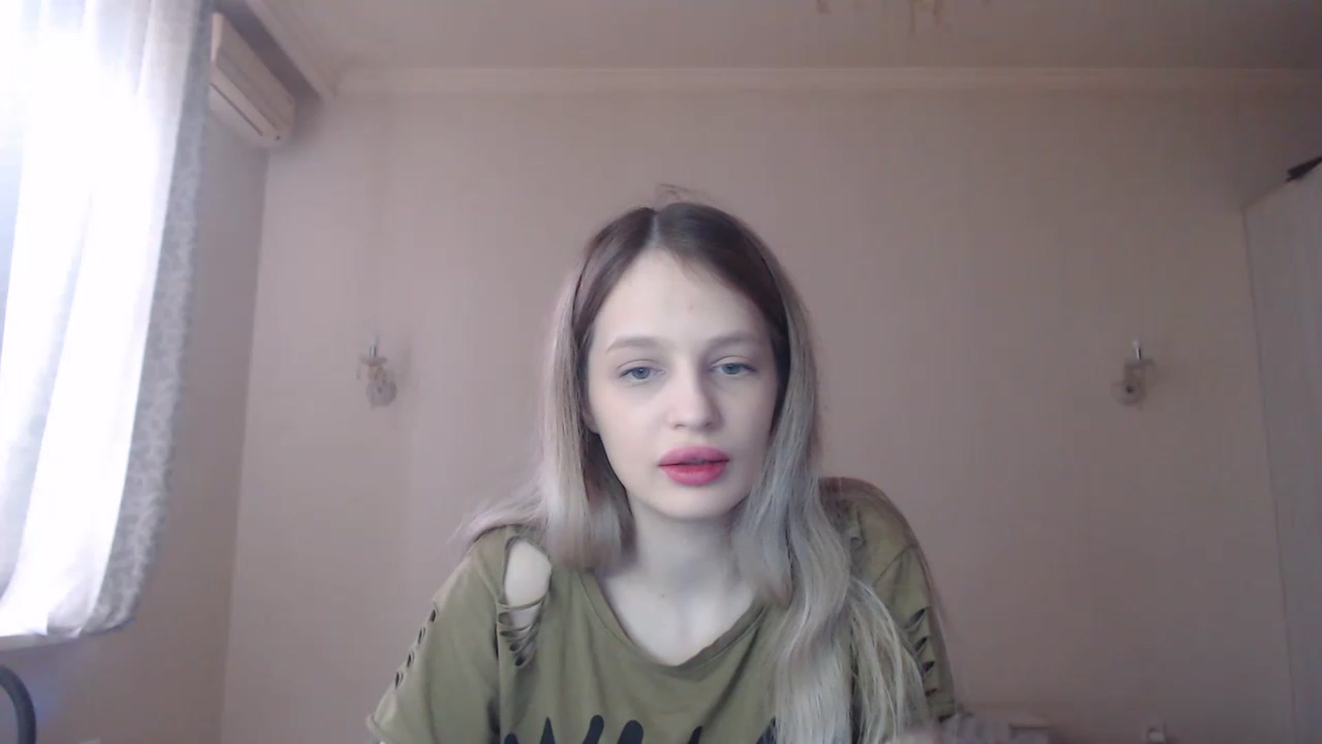 Gallery image thumbnail from Lola_vi's myfreecams stream on, 03/11/2023, 11:18 image 16 of 20