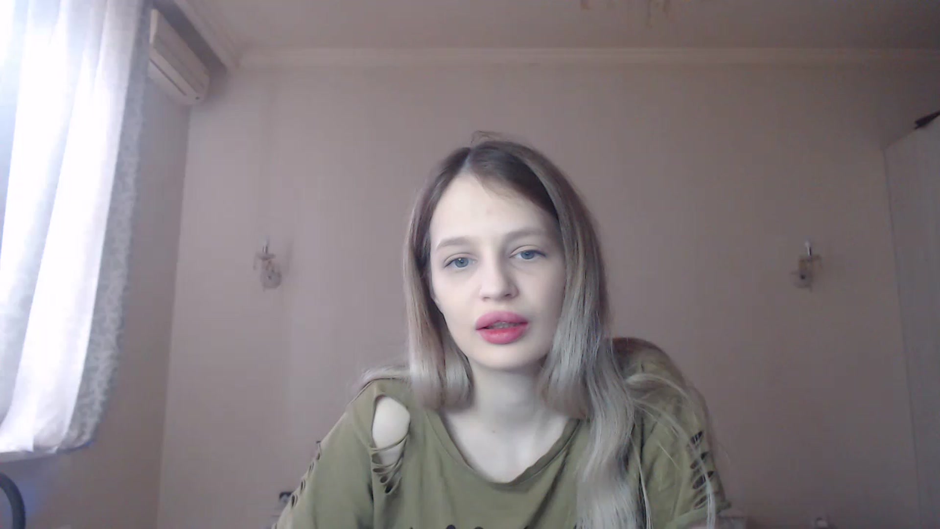Gallery image thumbnail from Lola_vi's myfreecams stream on, 03/11/2023, 11:18 image 4 of 20