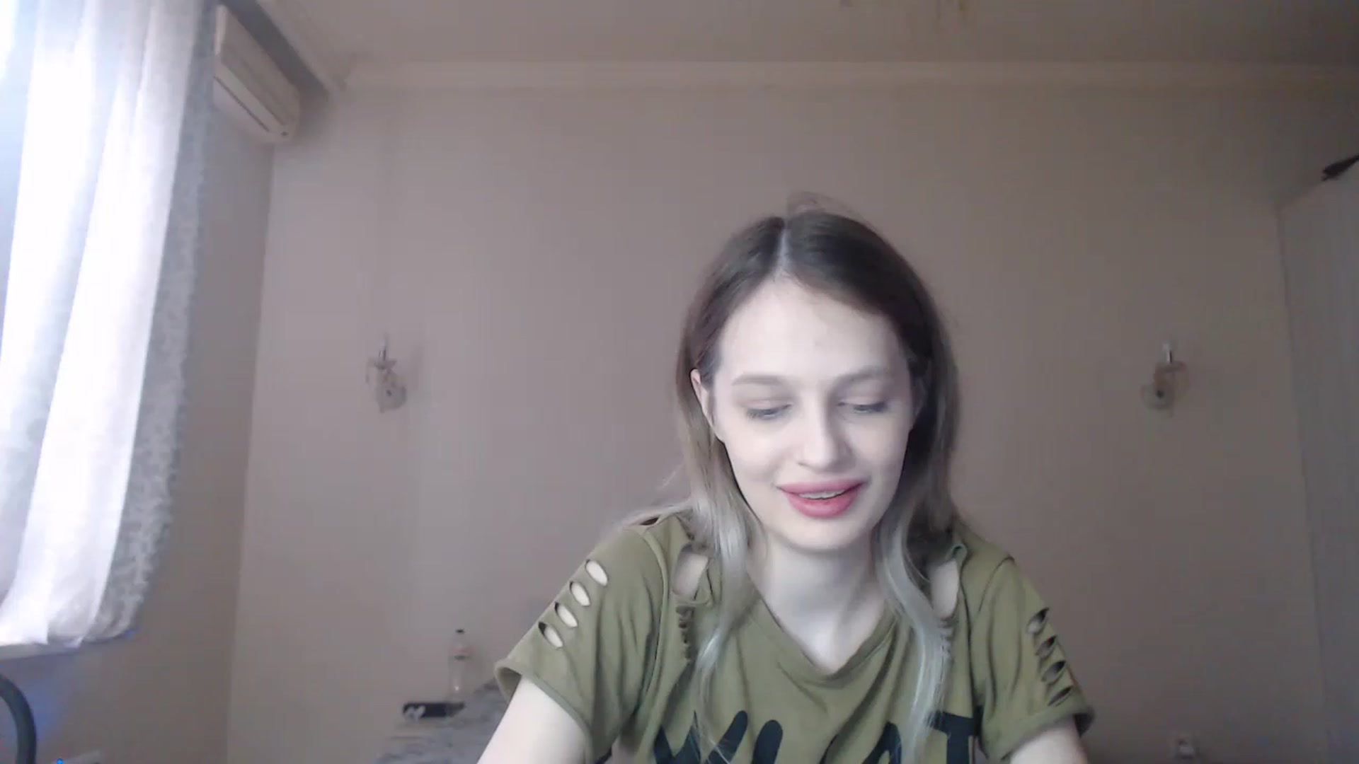 Gallery image thumbnail from Lola_vi's myfreecams stream on, 03/11/2023, 12:05 image 18 of 20