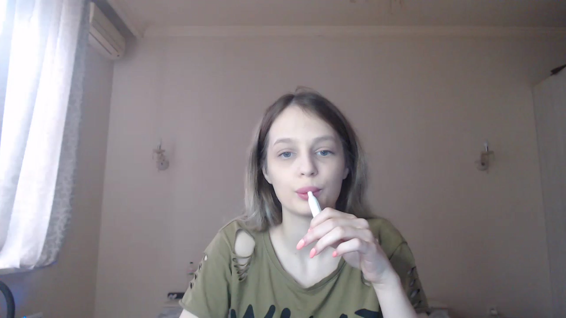 Gallery image thumbnail from Lola_vi's myfreecams stream on, 03/11/2023, 12:05 image 5 of 20
