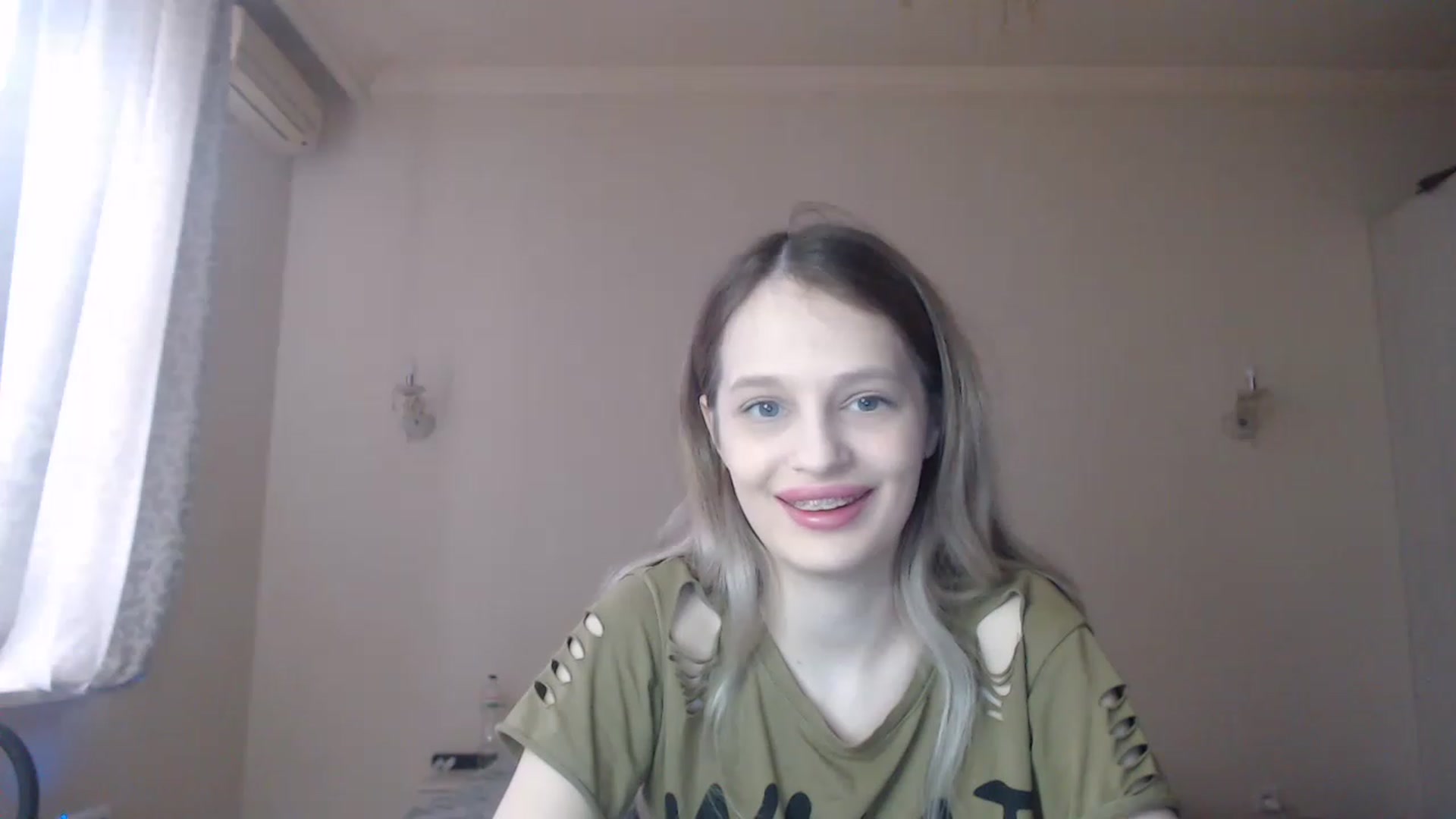 Gallery image thumbnail from Lola_vi's myfreecams stream on, 03/11/2023, 12:05 image 20 of 20