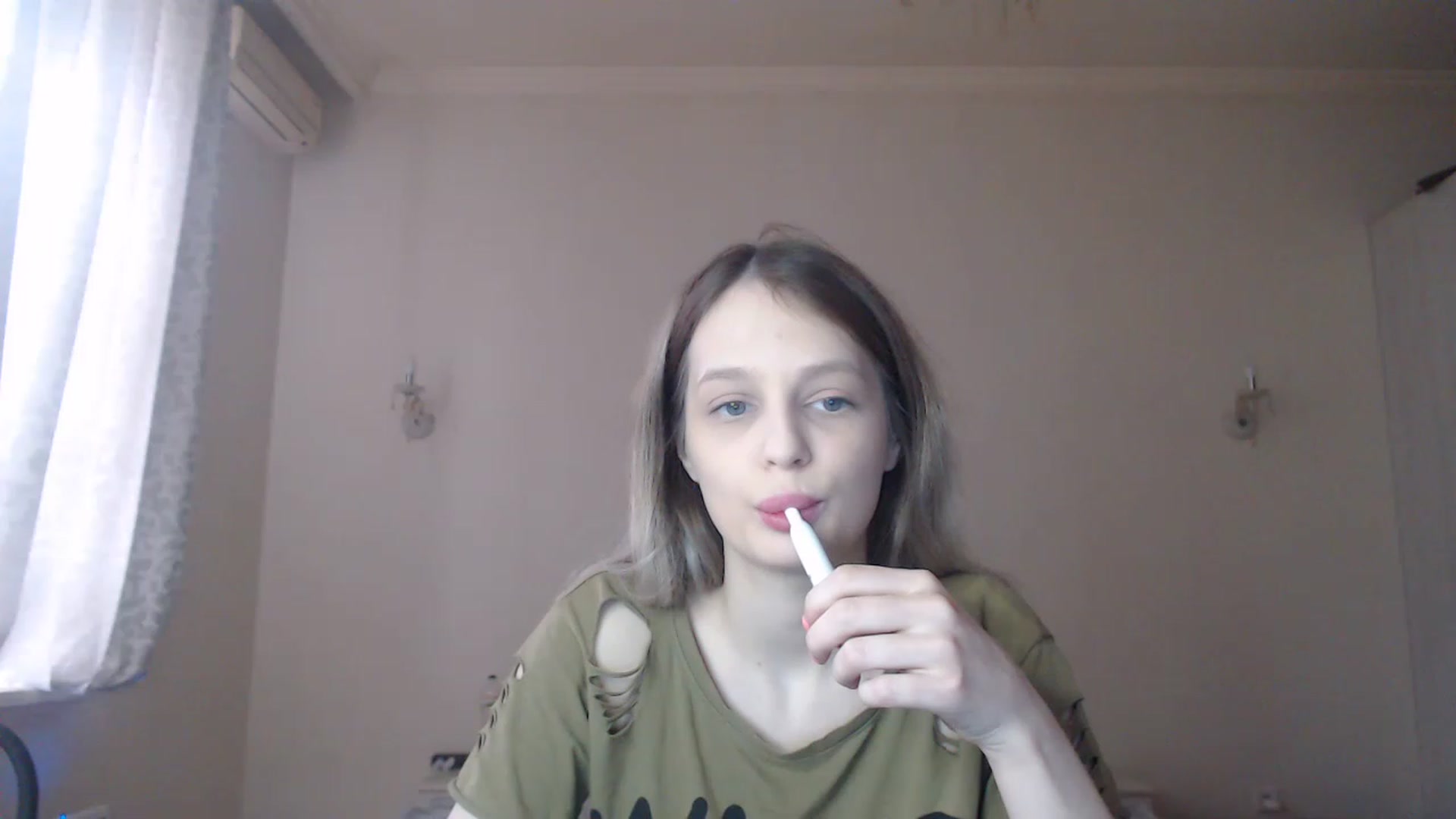 Gallery image thumbnail from Lola_vi's myfreecams stream on, 03/11/2023, 12:05 image 7 of 20