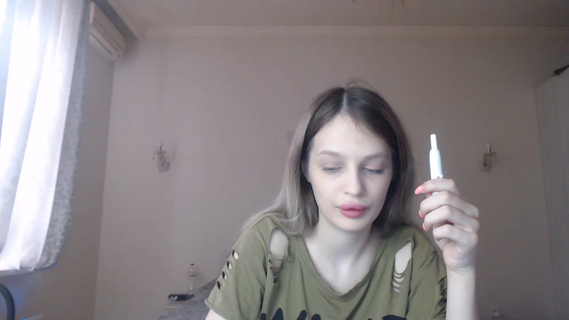 Gallery image thumbnail from Lola_vi's myfreecams stream on, 03/11/2023, 12:05 image 10 of 20