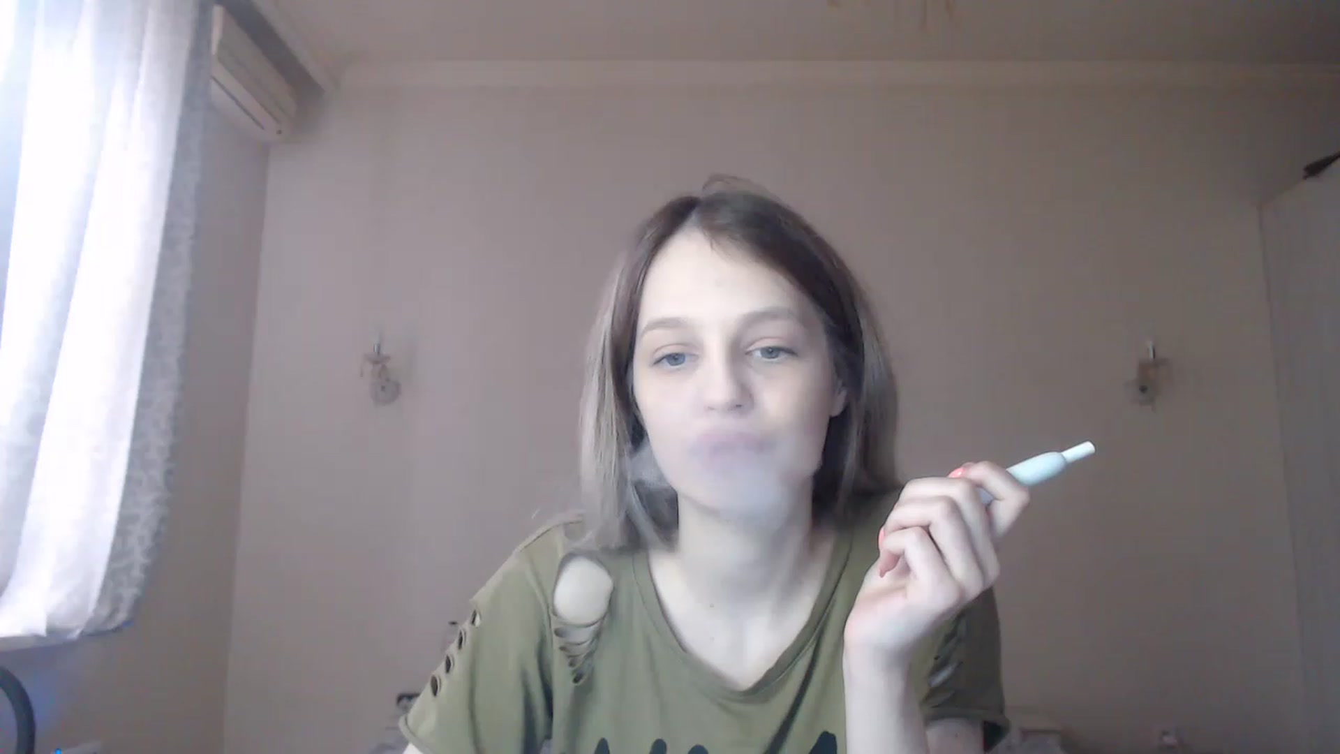 Gallery image thumbnail from Lola_vi's myfreecams stream on, 03/11/2023, 12:05 image 4 of 20
