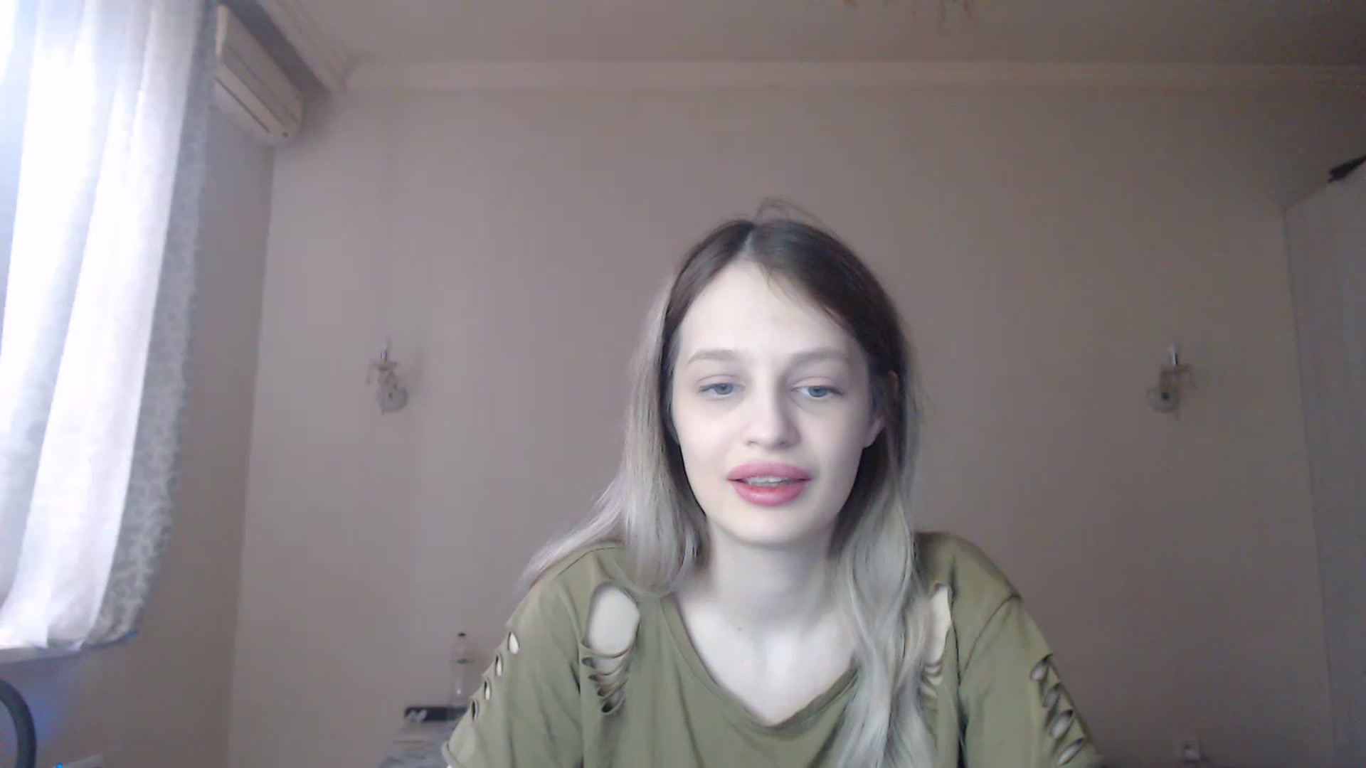 Gallery image thumbnail from Lola_vi's myfreecams stream on, 03/11/2023, 12:05 image 17 of 20