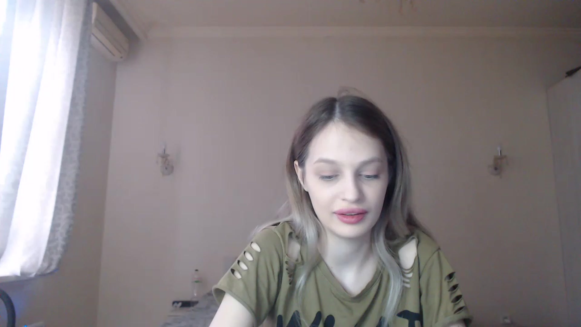 Gallery image thumbnail from Lola_vi's myfreecams stream on, 03/11/2023, 12:05 image 19 of 20