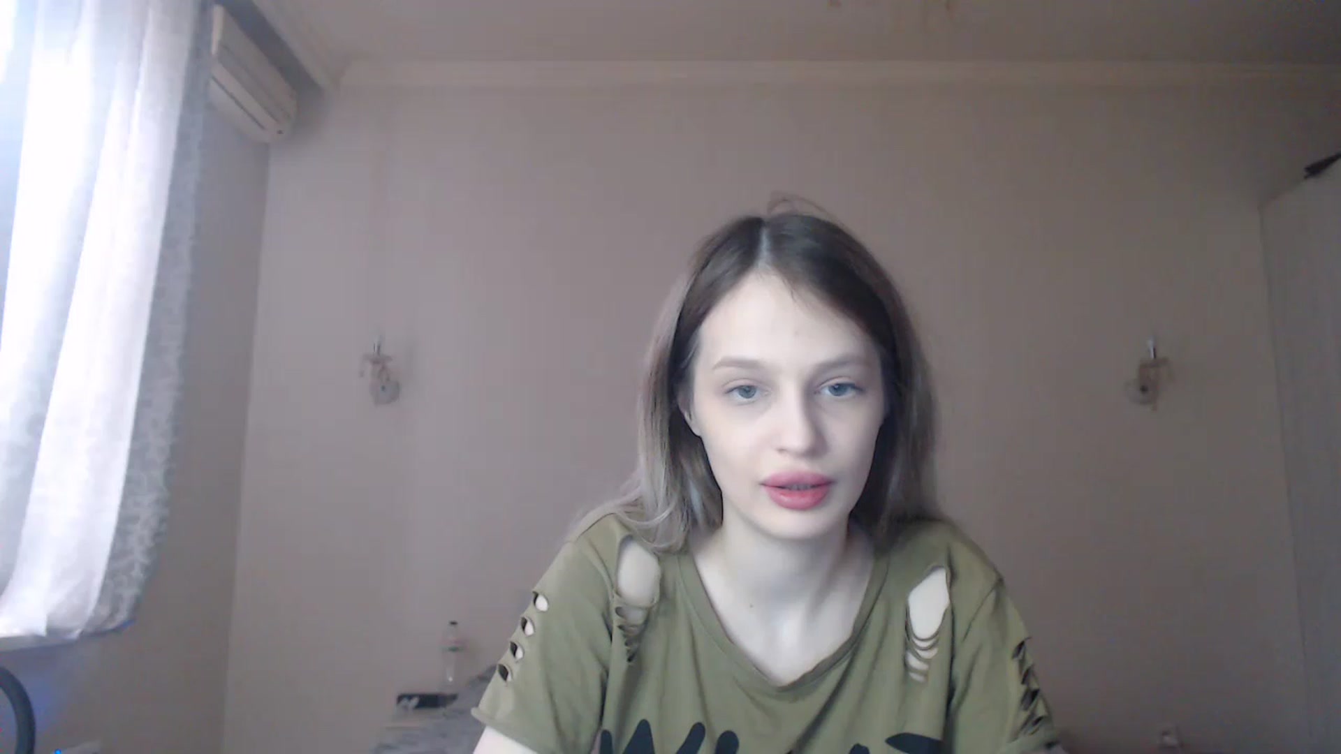 Gallery image thumbnail from Lola_vi's myfreecams stream on, 03/11/2023, 12:05 image 6 of 20