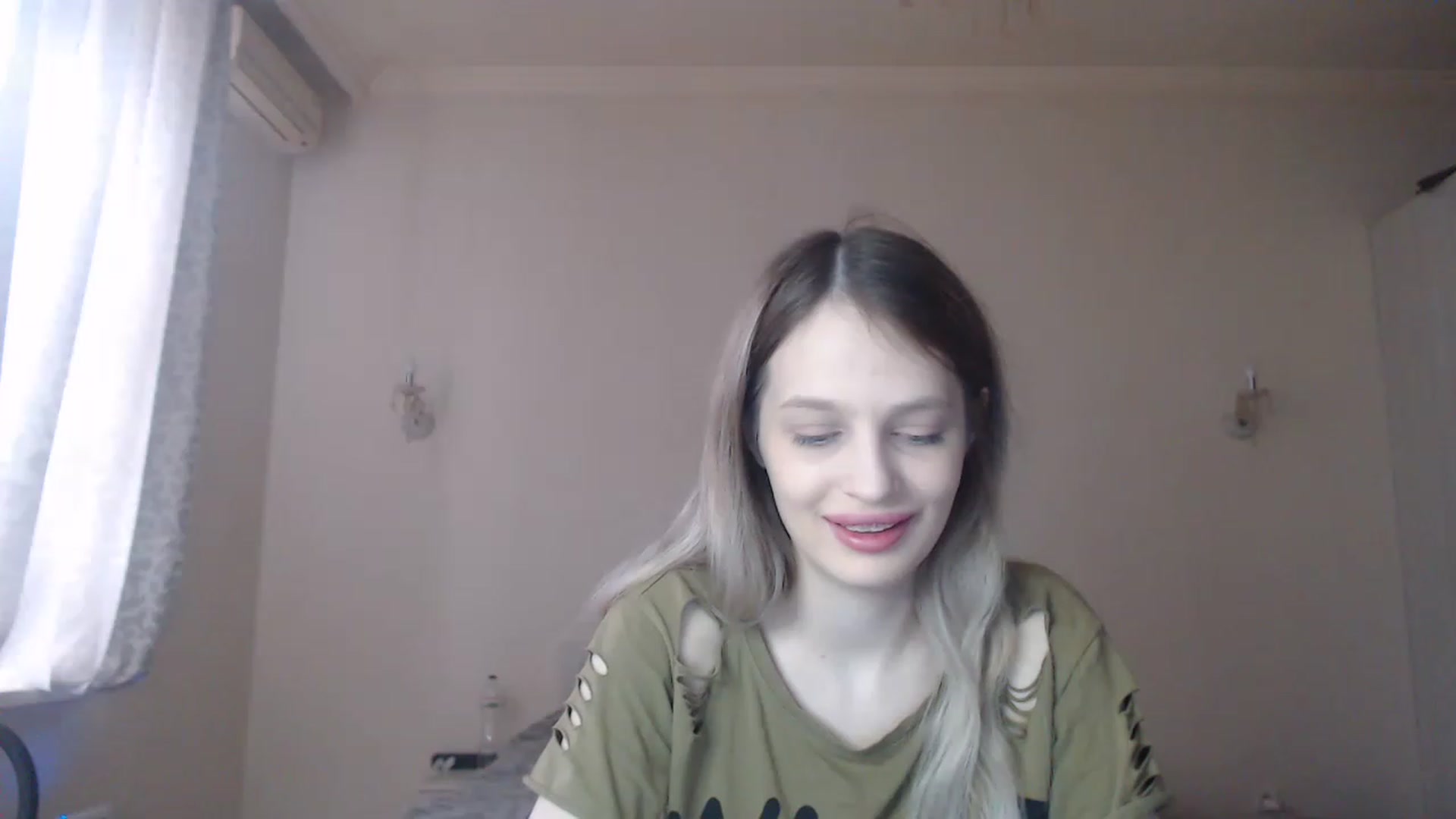 Gallery image thumbnail from Lola_vi's myfreecams stream on, 03/11/2023, 12:05 image 16 of 20