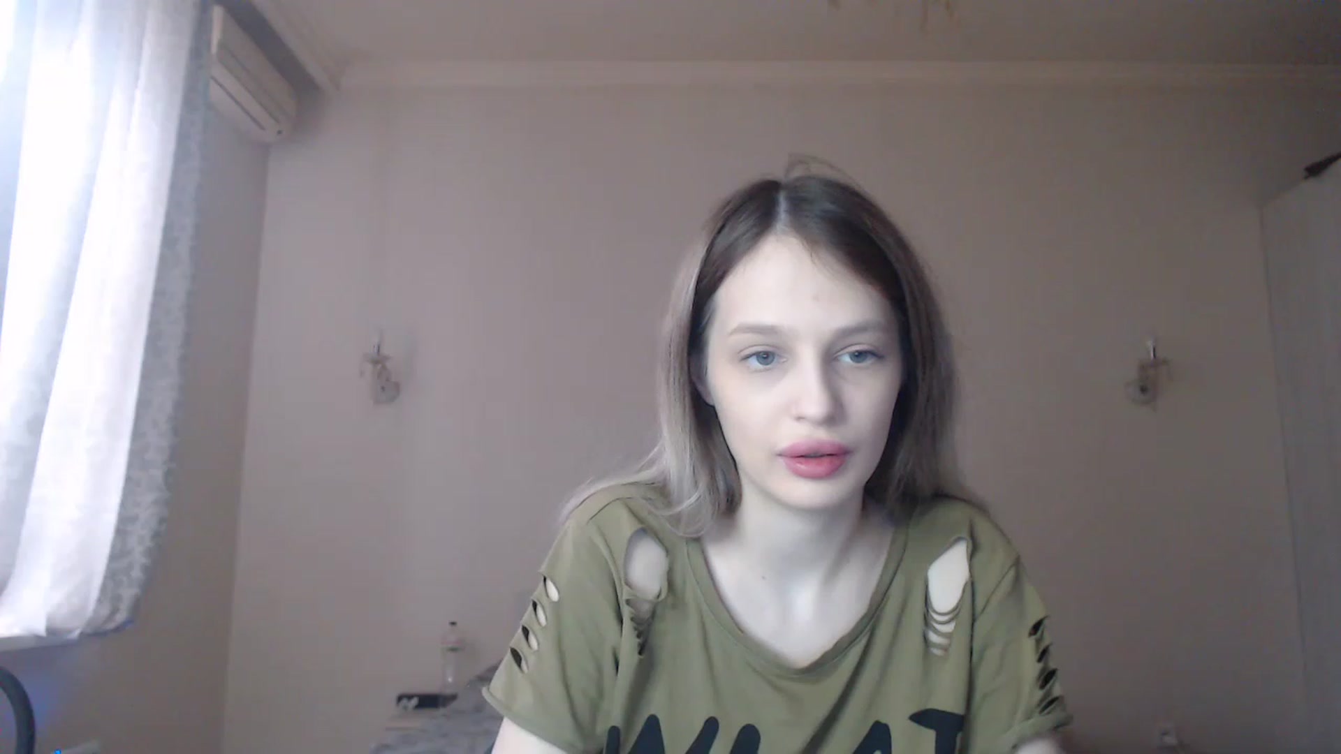 Gallery image thumbnail from Lola_vi's myfreecams stream on, 03/11/2023, 12:05 image 12 of 20