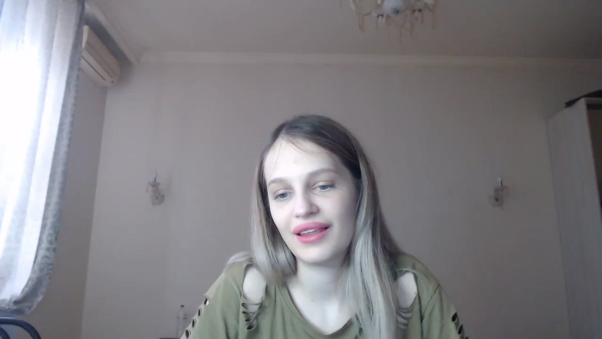 Gallery image thumbnail from Lola_vi's myfreecams stream on, 03/17/2023, 13:01 image 15 of 20