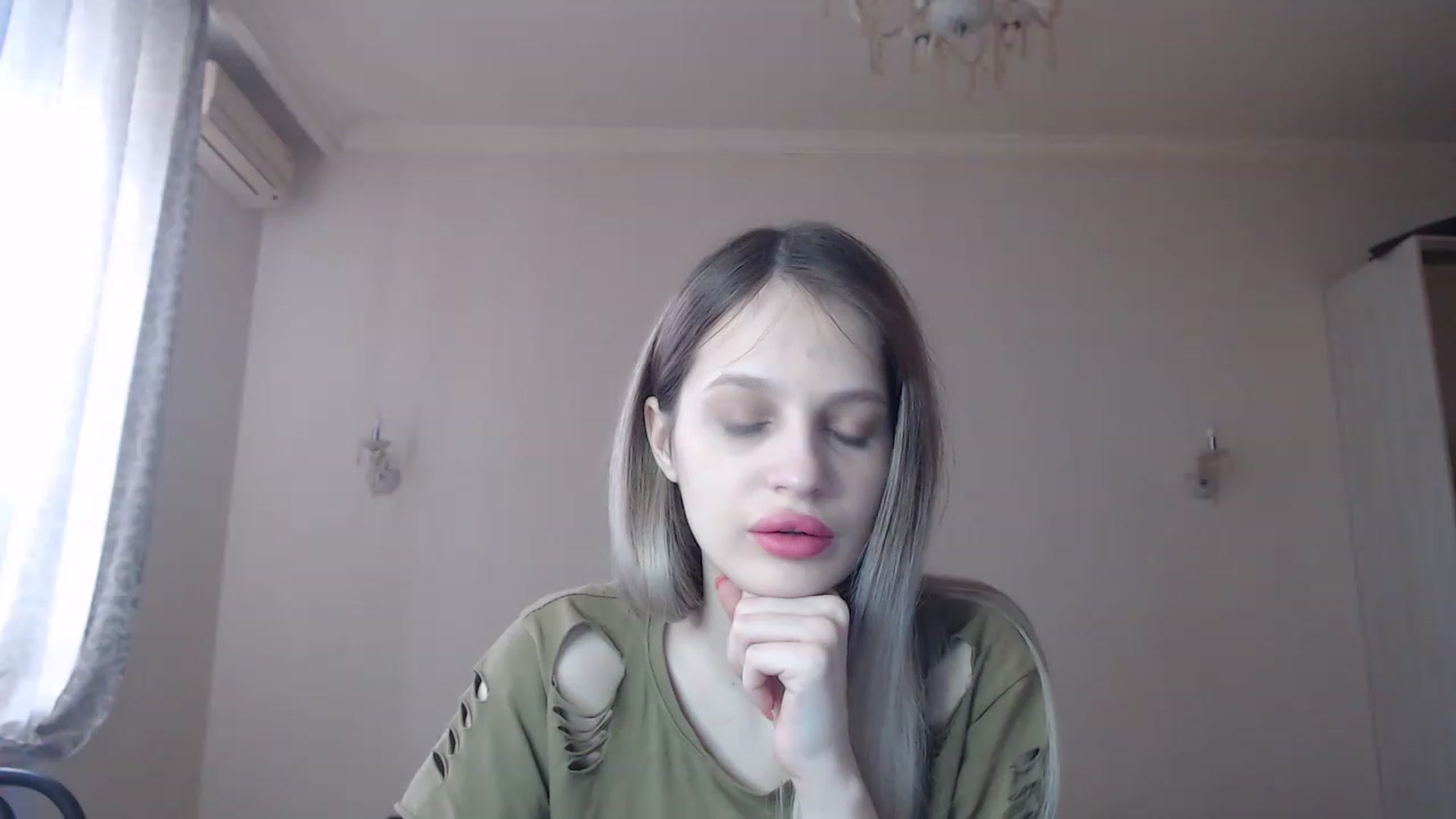Gallery image thumbnail from Lola_vi's myfreecams stream on, 03/17/2023, 13:01 image 2 of 20