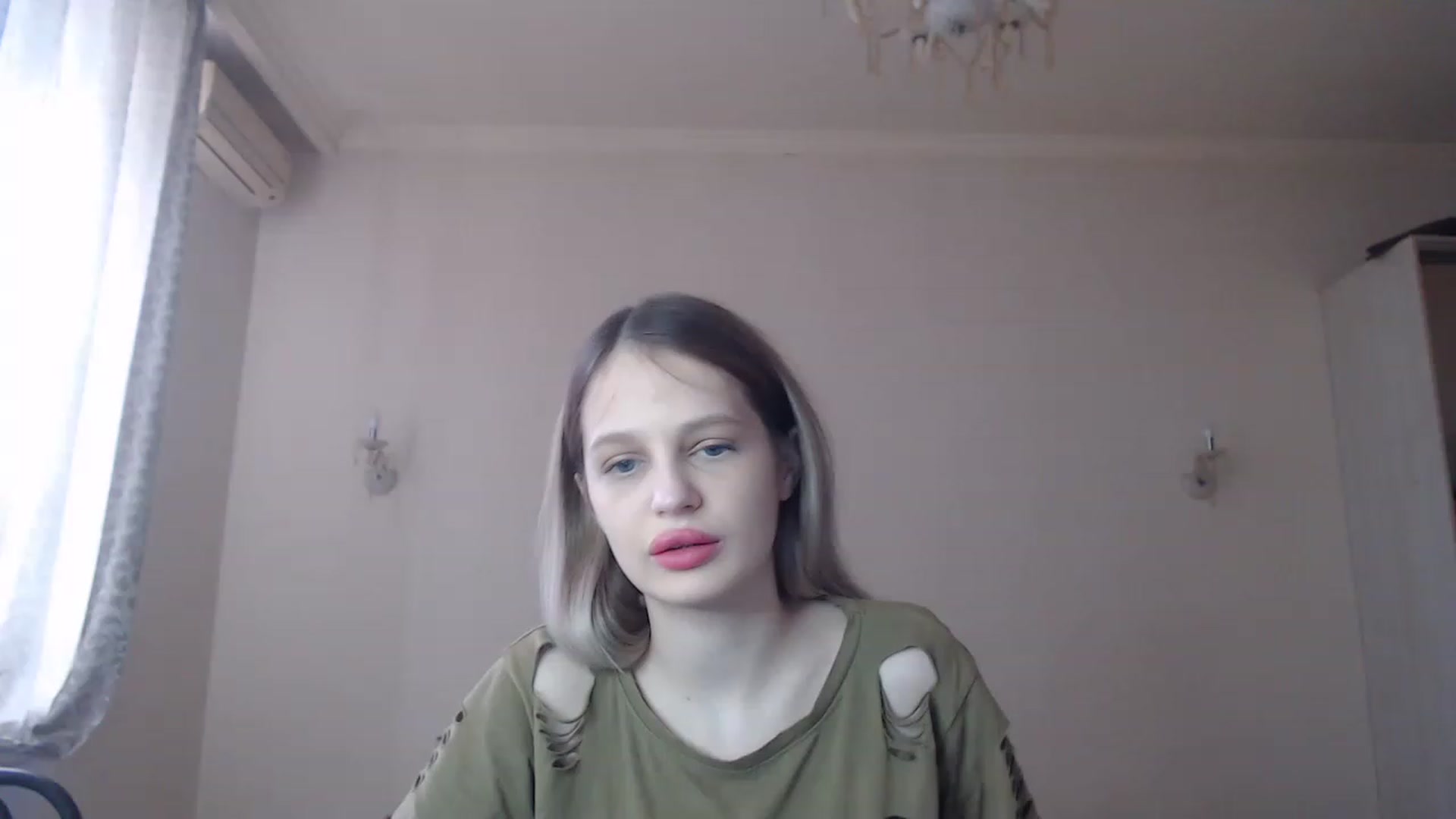 Gallery image thumbnail from Lola_vi's myfreecams stream on, 03/17/2023, 13:01 image 4 of 20