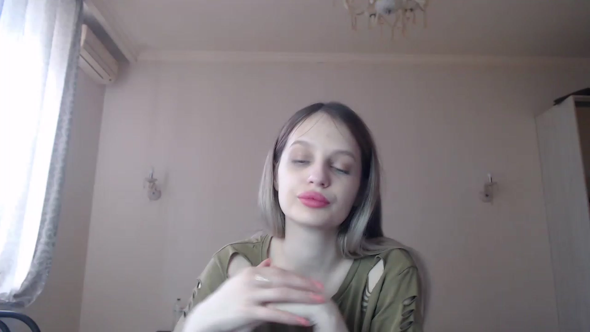 Gallery image thumbnail from Lola_vi's myfreecams stream on, 03/17/2023, 13:01 image 7 of 20