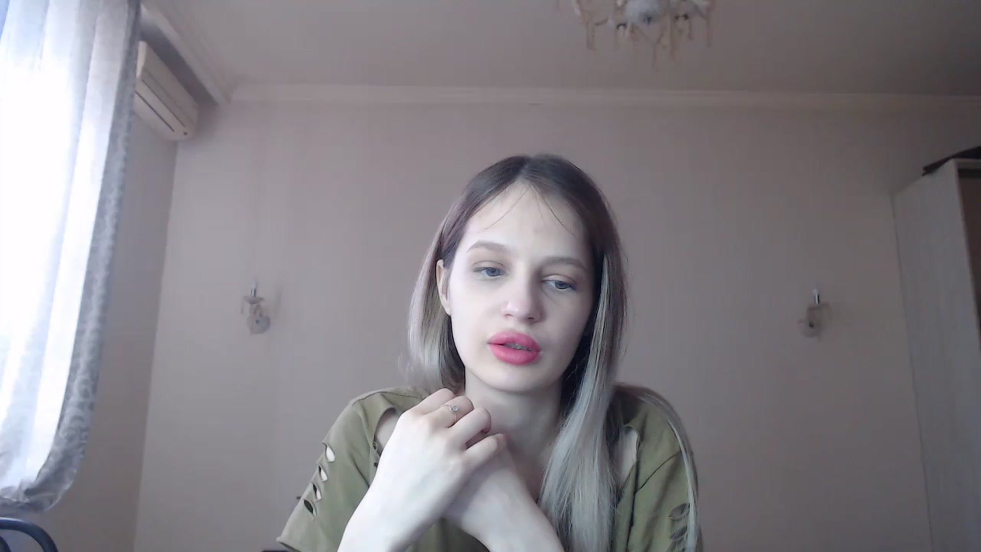 Gallery image thumbnail from Lola_vi's myfreecams stream on, 03/17/2023, 13:01 image 1 of 20