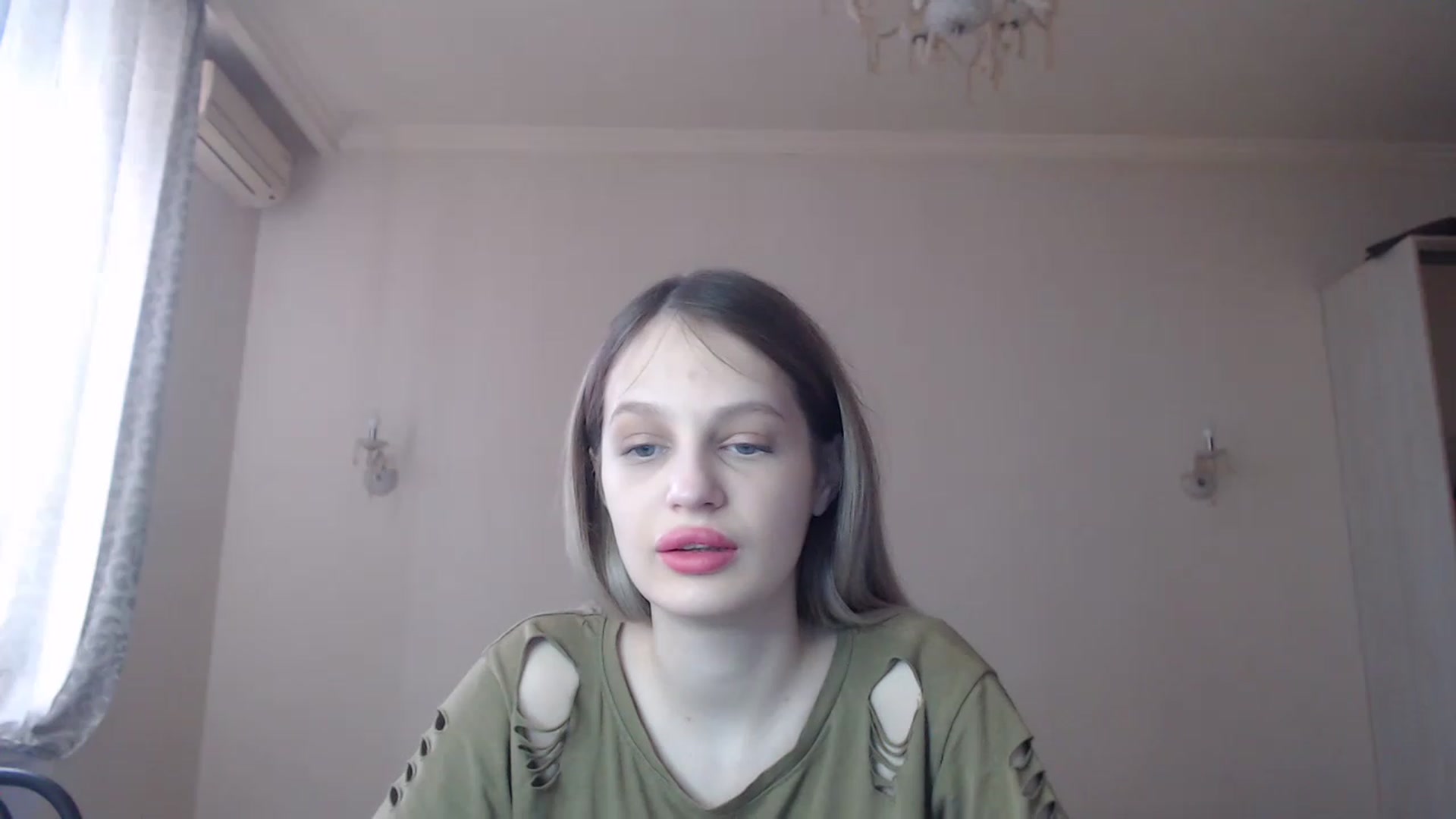 Gallery image thumbnail from Lola_vi's myfreecams stream on, 03/17/2023, 13:01 image 5 of 20