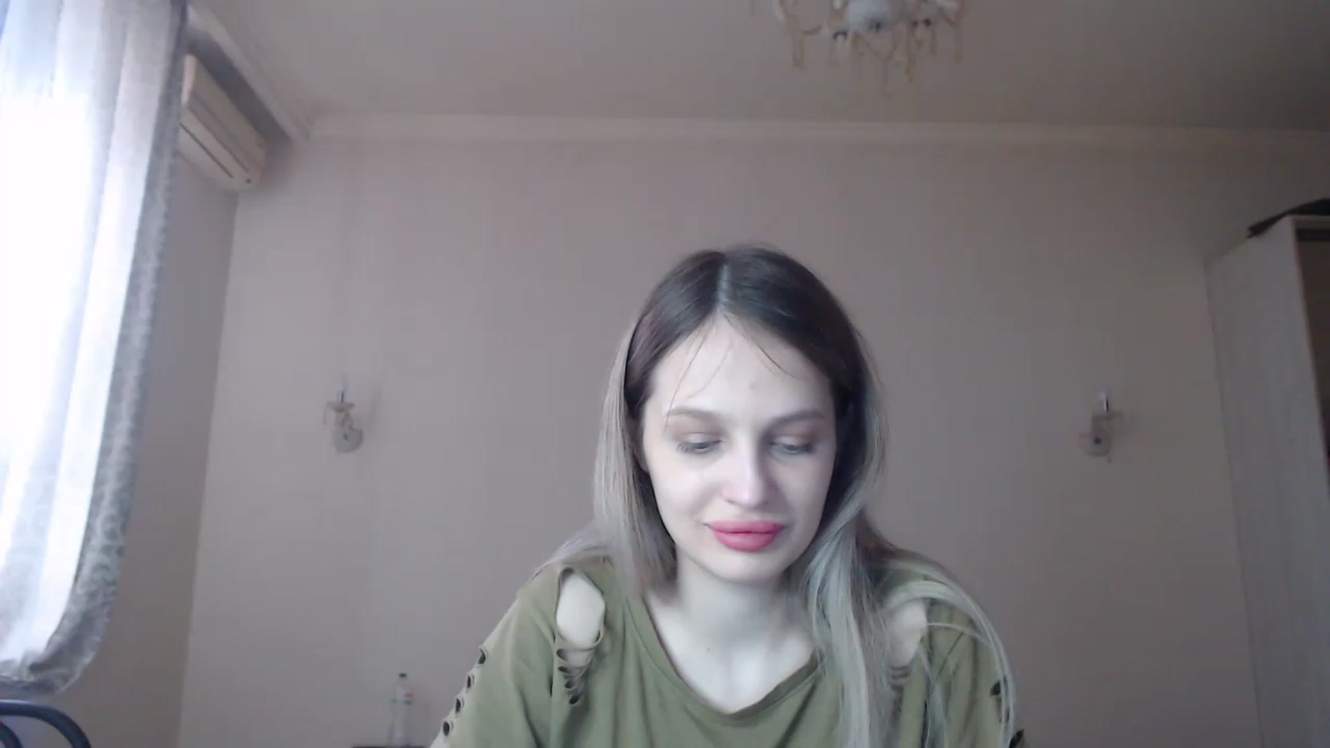 Gallery image thumbnail from Lola_vi's myfreecams stream on, 03/17/2023, 13:01 image 13 of 20