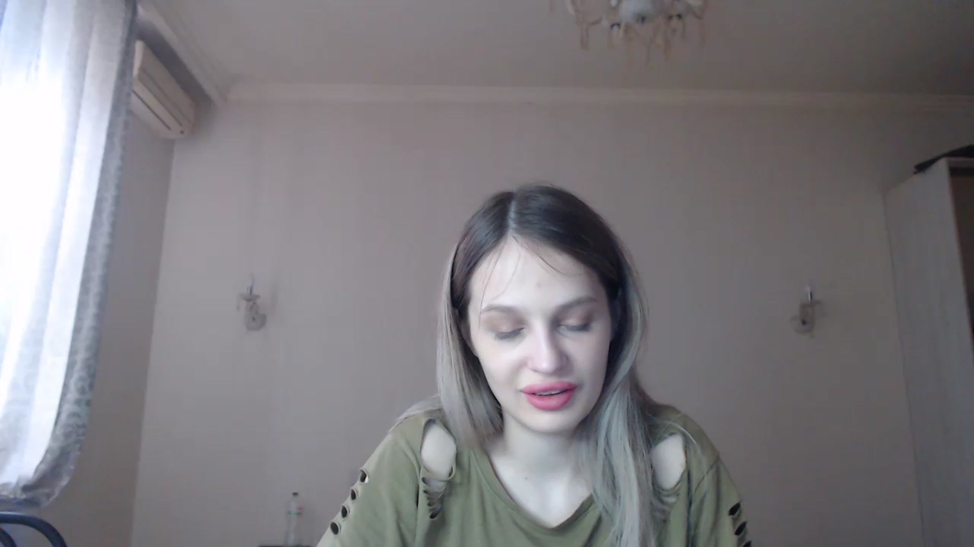 Gallery image thumbnail from Lola_vi's myfreecams stream on, 03/17/2023, 13:01 image 14 of 20
