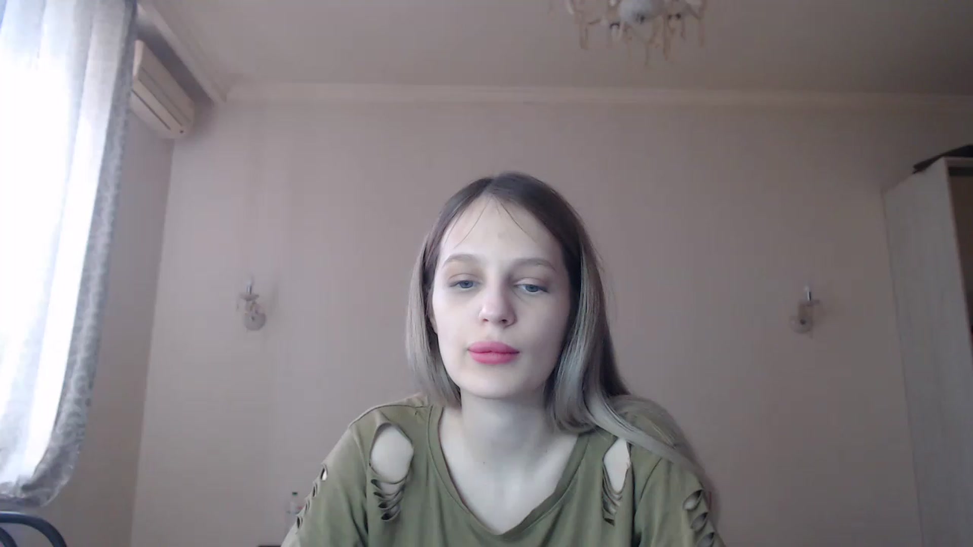 Gallery image thumbnail from Lola_vi's myfreecams stream on, 03/17/2023, 13:01 image 8 of 20