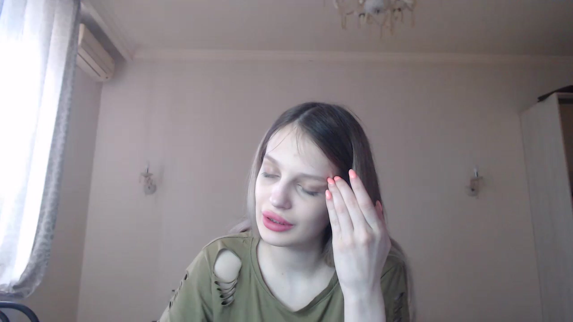 Gallery image thumbnail from Lola_vi's myfreecams stream on, 03/17/2023, 13:01 image 10 of 20