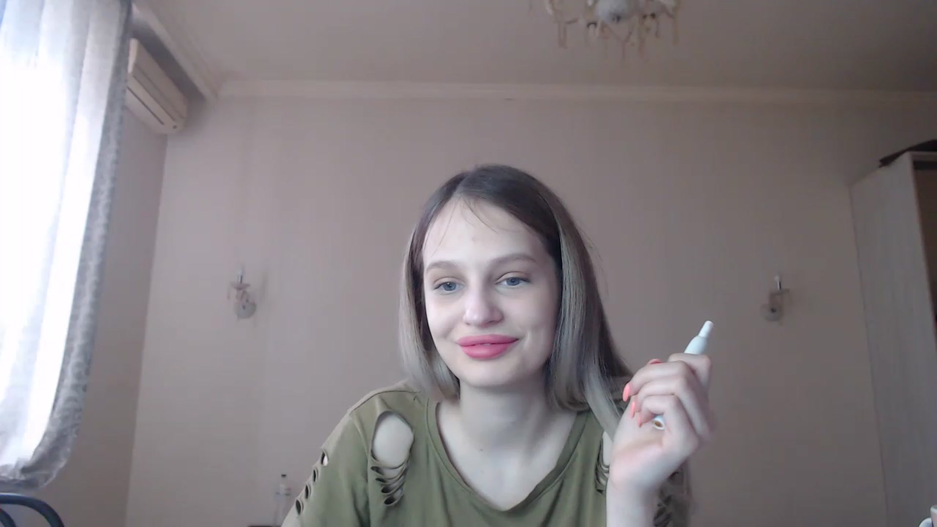 Gallery image thumbnail from Lola_vi's myfreecams stream on, 03/17/2023, 13:01 image 9 of 20