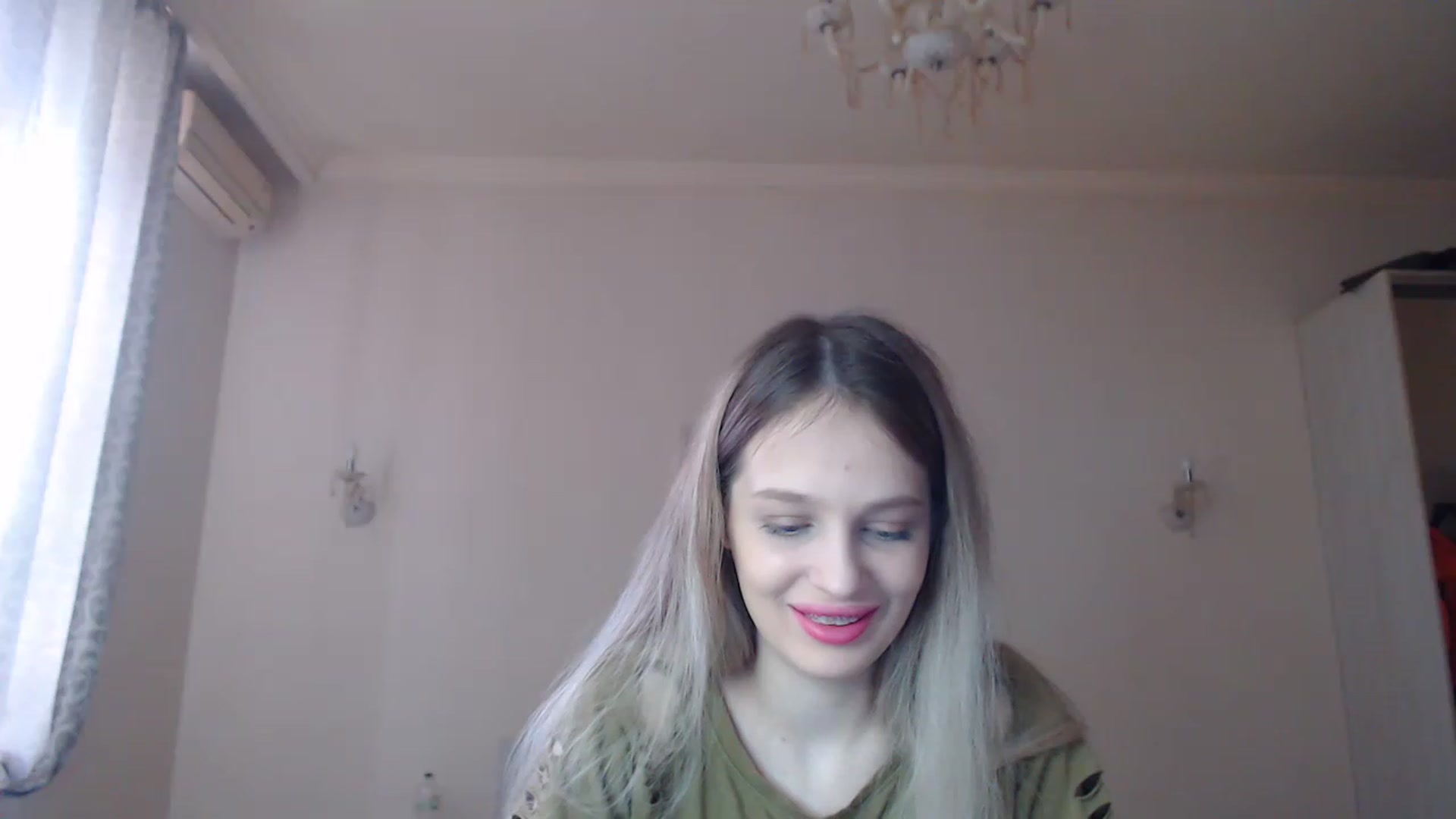 Gallery image thumbnail from Lola_vi's myfreecams stream on, 03/18/2023, 12:44 image 14 of 20